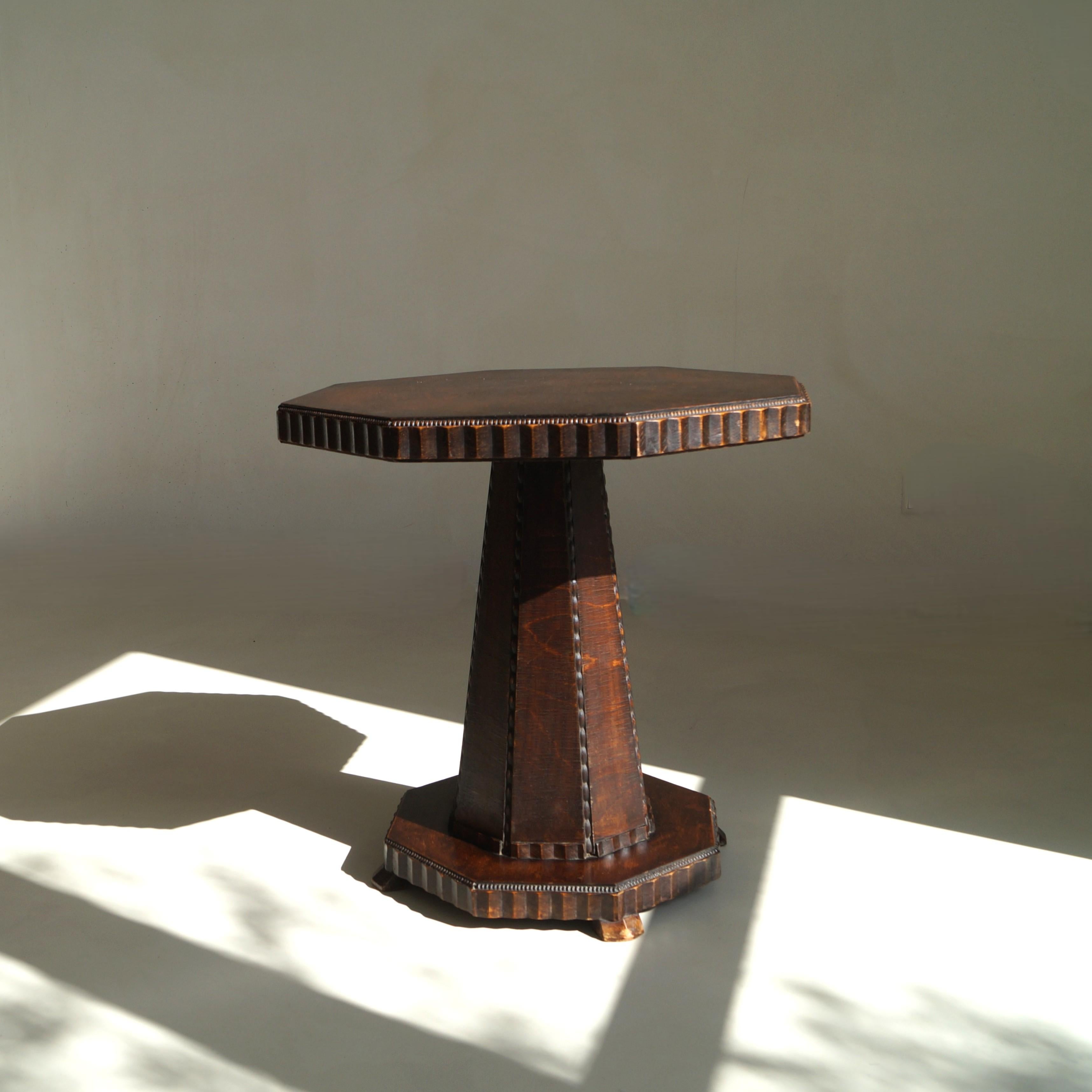 Dutch Art Deco Octagonal Amsterdam School table with a sculptural design, 1920s For Sale 14