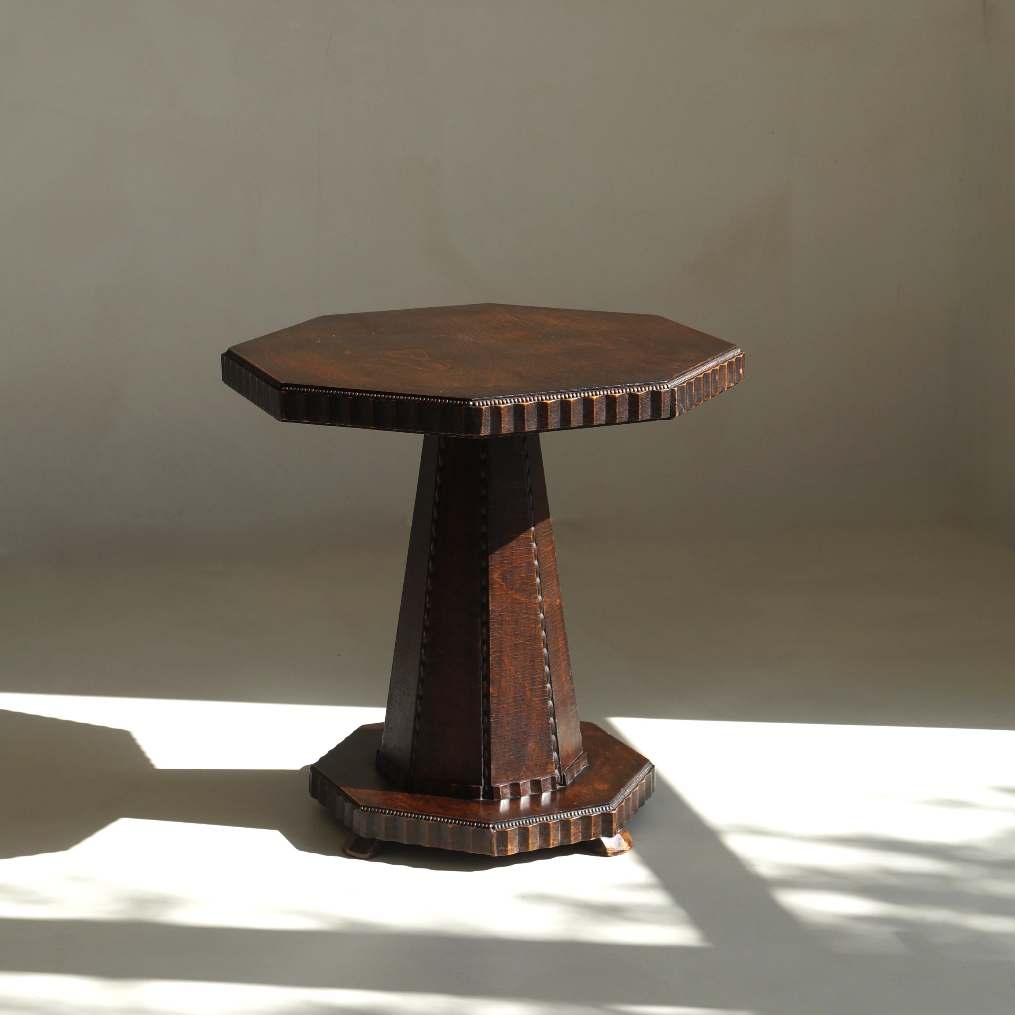 Dutch Art Deco Octagonal Amsterdam School table with a sculptural design, 1920s For Sale 2