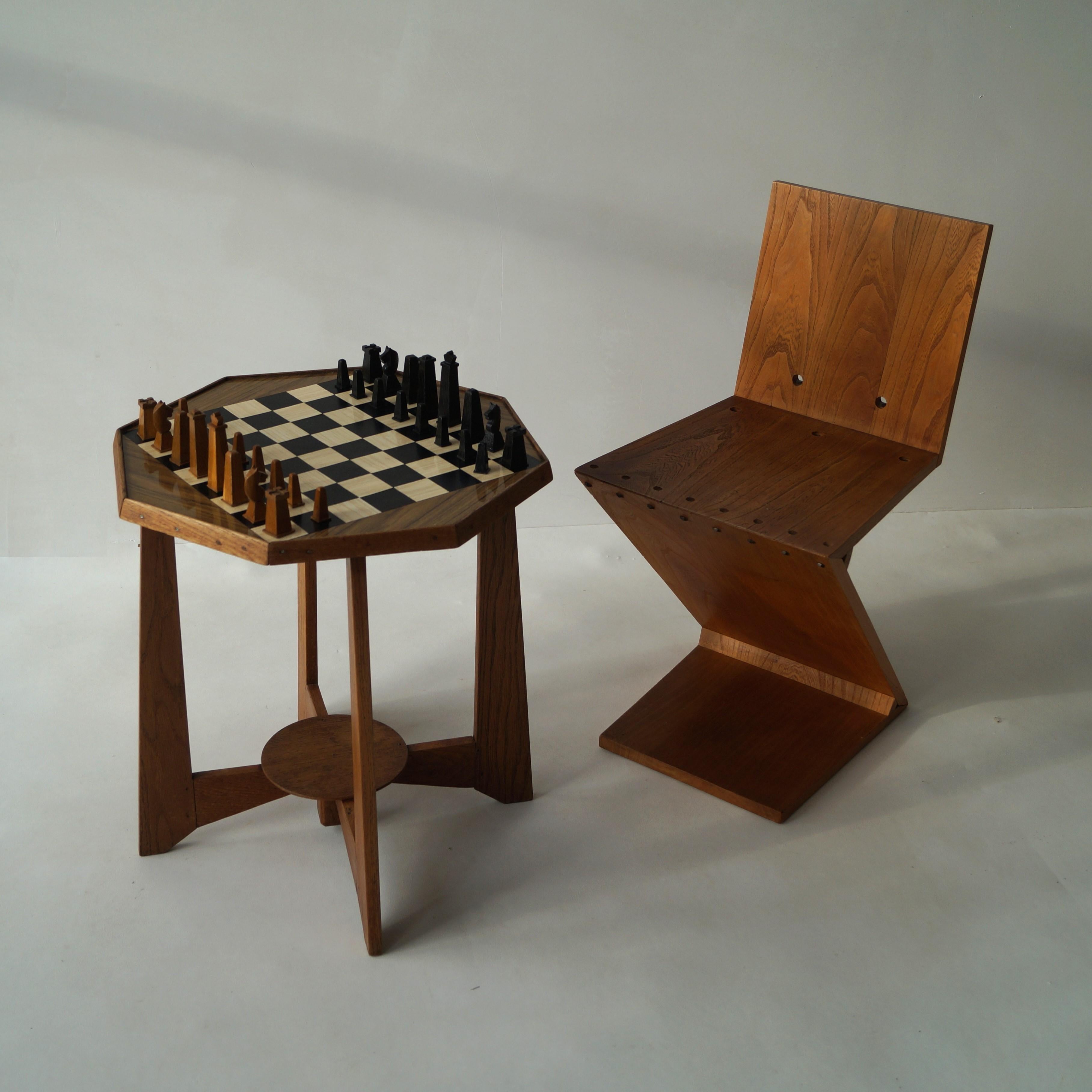 Dutch Art Deco octagonal chess table and chess set, ca. 1950s 10