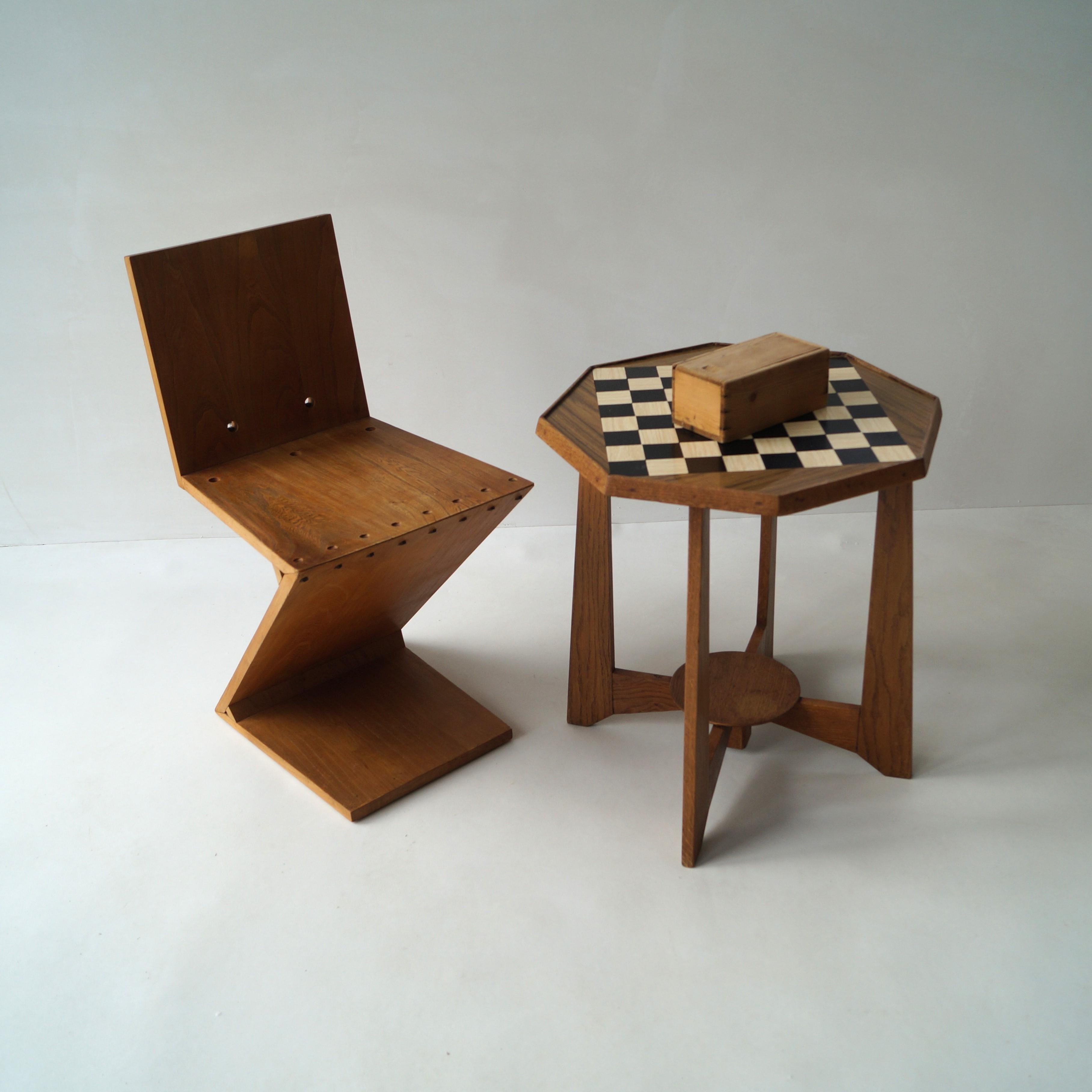 Dutch Art Deco octagonal chess table and chess set, ca. 1950s 11