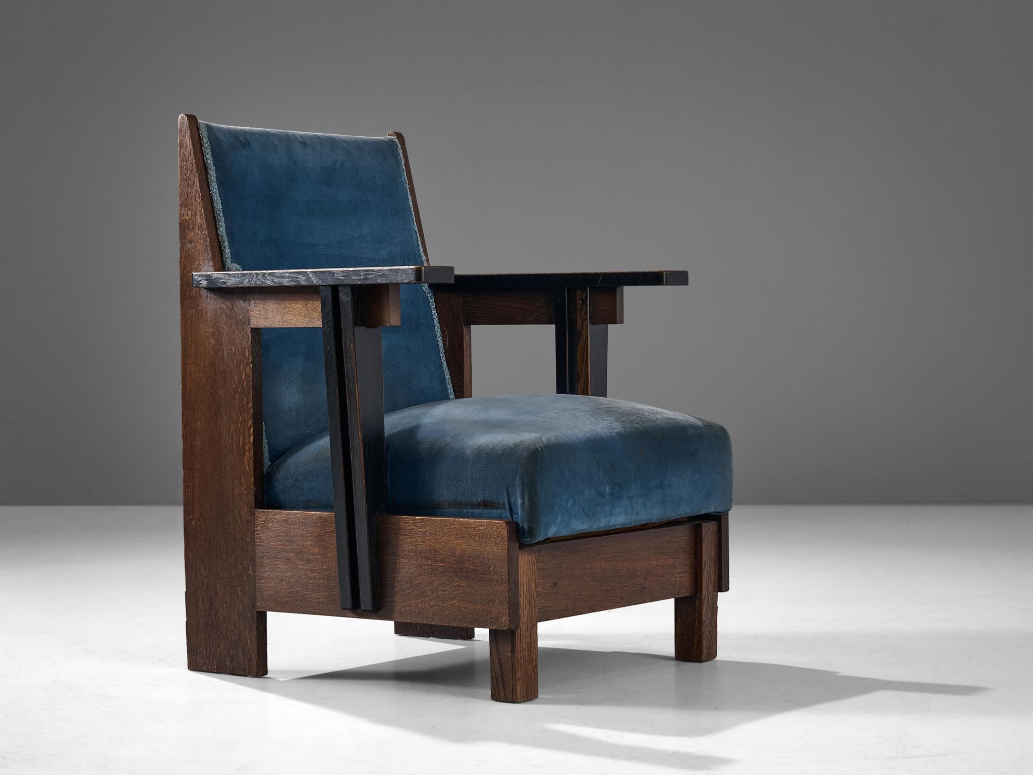 Dutch Art Deco Pair of Armchairs in Oak and Blue Velvet 6