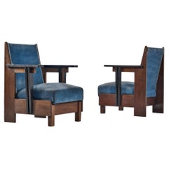 Paar niederländische Art-Déco-Sessel aus Eiche und blauem Samt