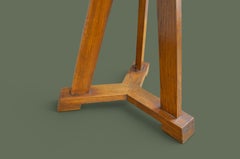 Mesita auxiliar redonda de estilo Art Déco holandés, de Oak, con base de columna en forma de trípode, década de 1930