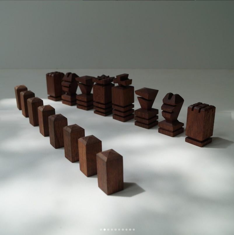Dutch Art Deco set up of table and chairs (by H.Wouda for Pander) and chess set 9