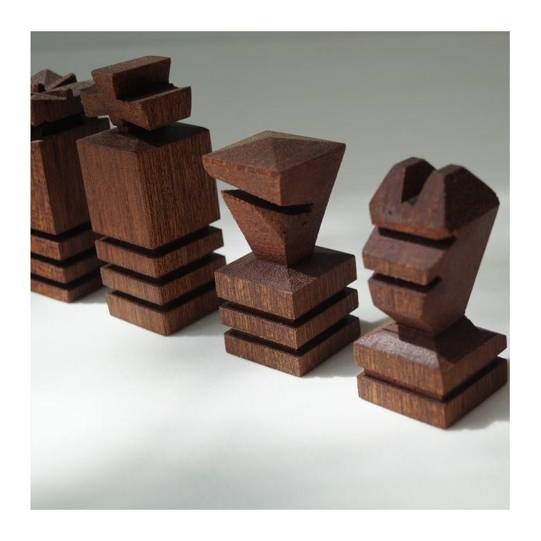 Dutch Art Deco set up of table and chairs (by H.Wouda for Pander) and chess set 10