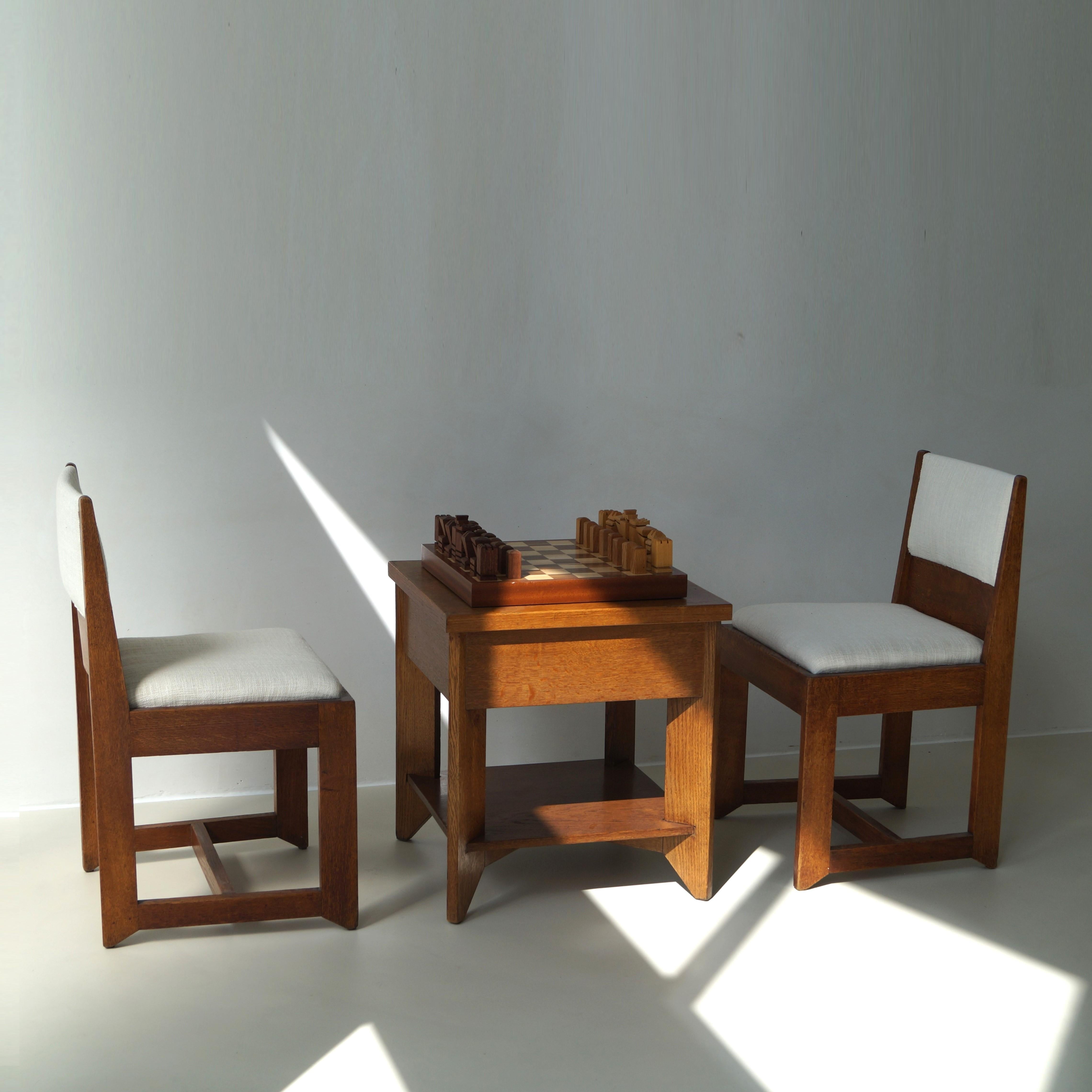 Dutch Art Deco set up of table and chairs (by H.Wouda for Pander) and chess set 4