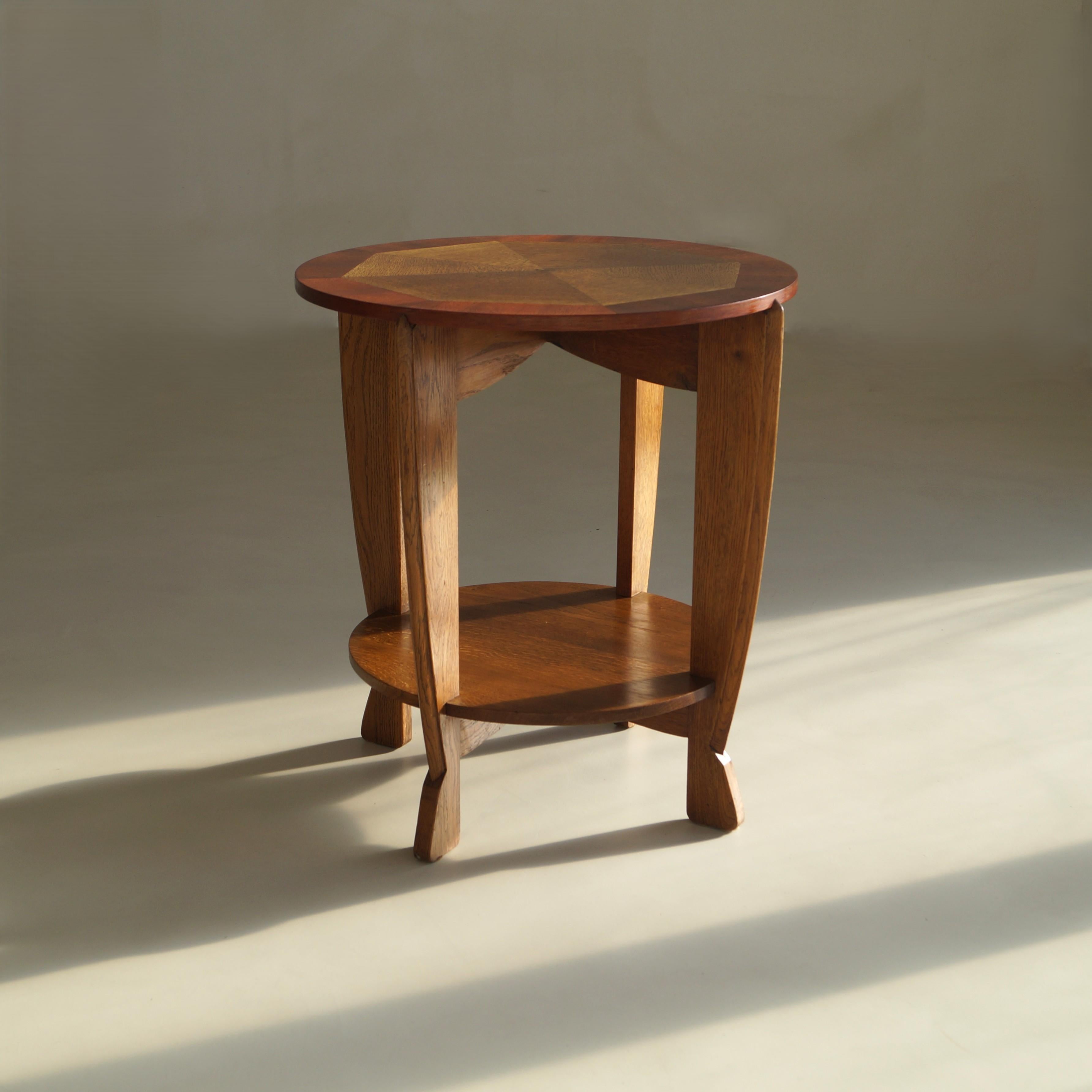 Néerlandais Table d'appoint Art déco néerlandaise par P.E.L. Izeren pour Genneper Molen, années 1920 en vente