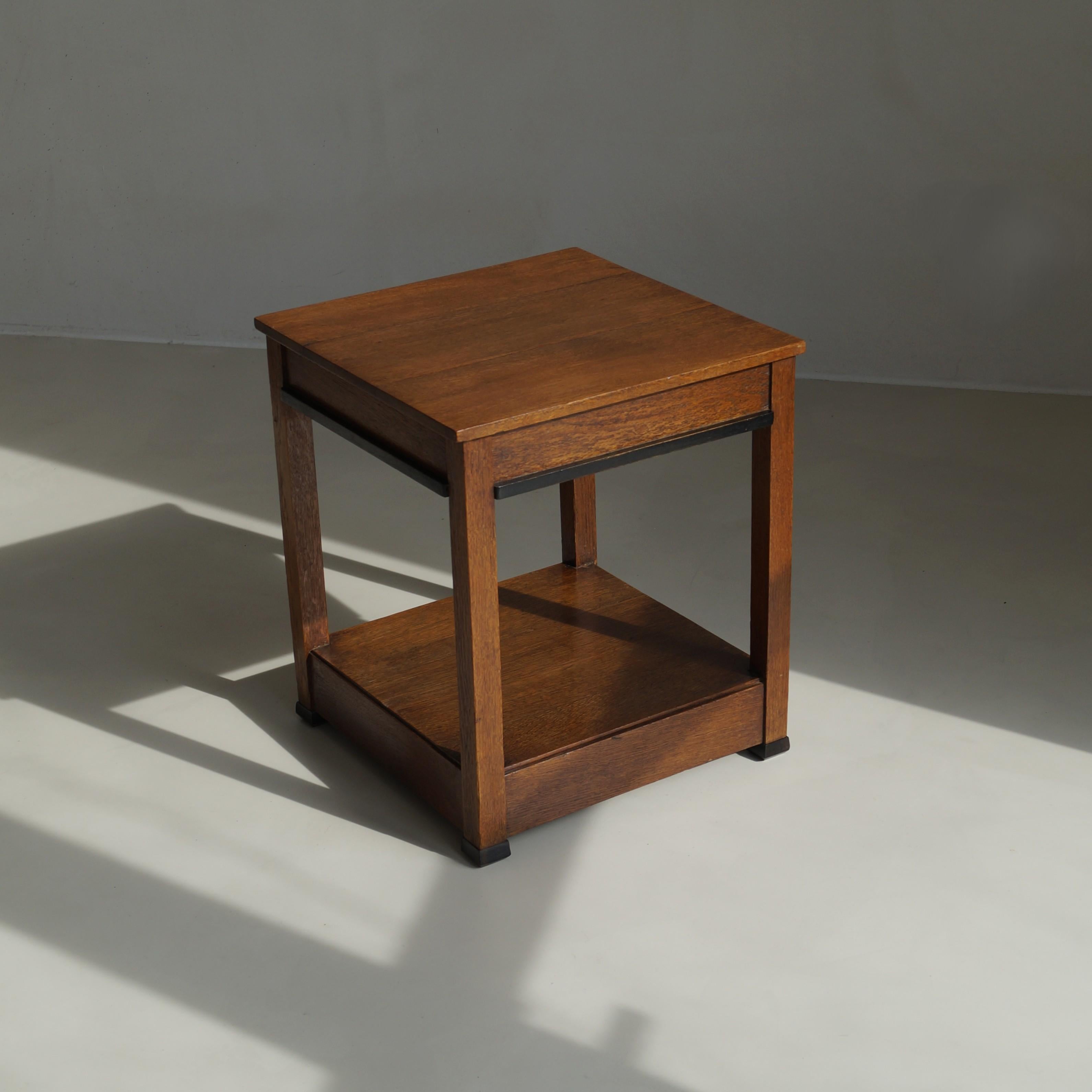 Niederländischer quadratischer Beistelltisch im Art déco-Stil, L.O.V. Oosterbeek zugeschrieben, 1920er Jahre im Angebot 8