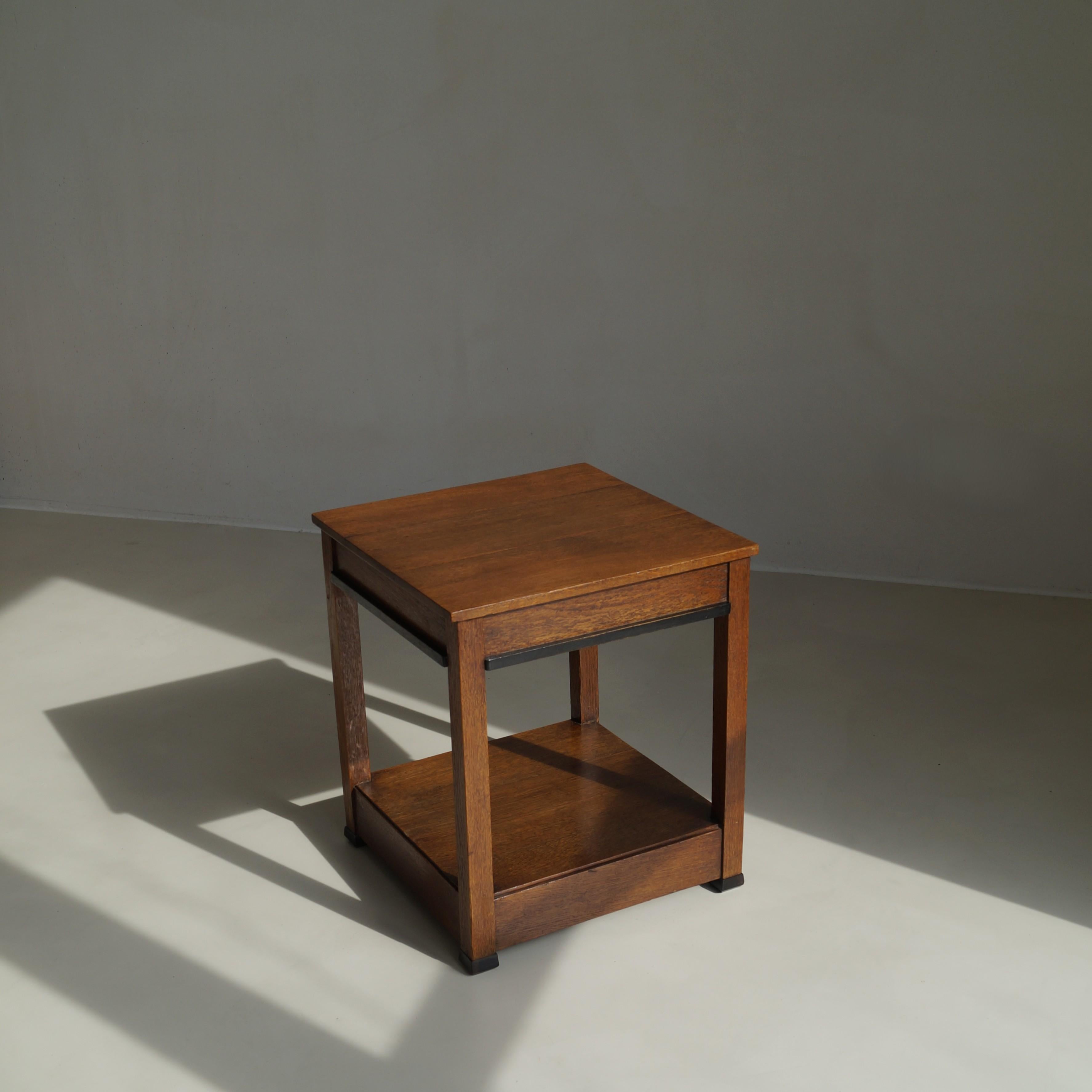 Niederländischer quadratischer Beistelltisch im Art déco-Stil, L.O.V. Oosterbeek zugeschrieben, 1920er Jahre im Angebot 9