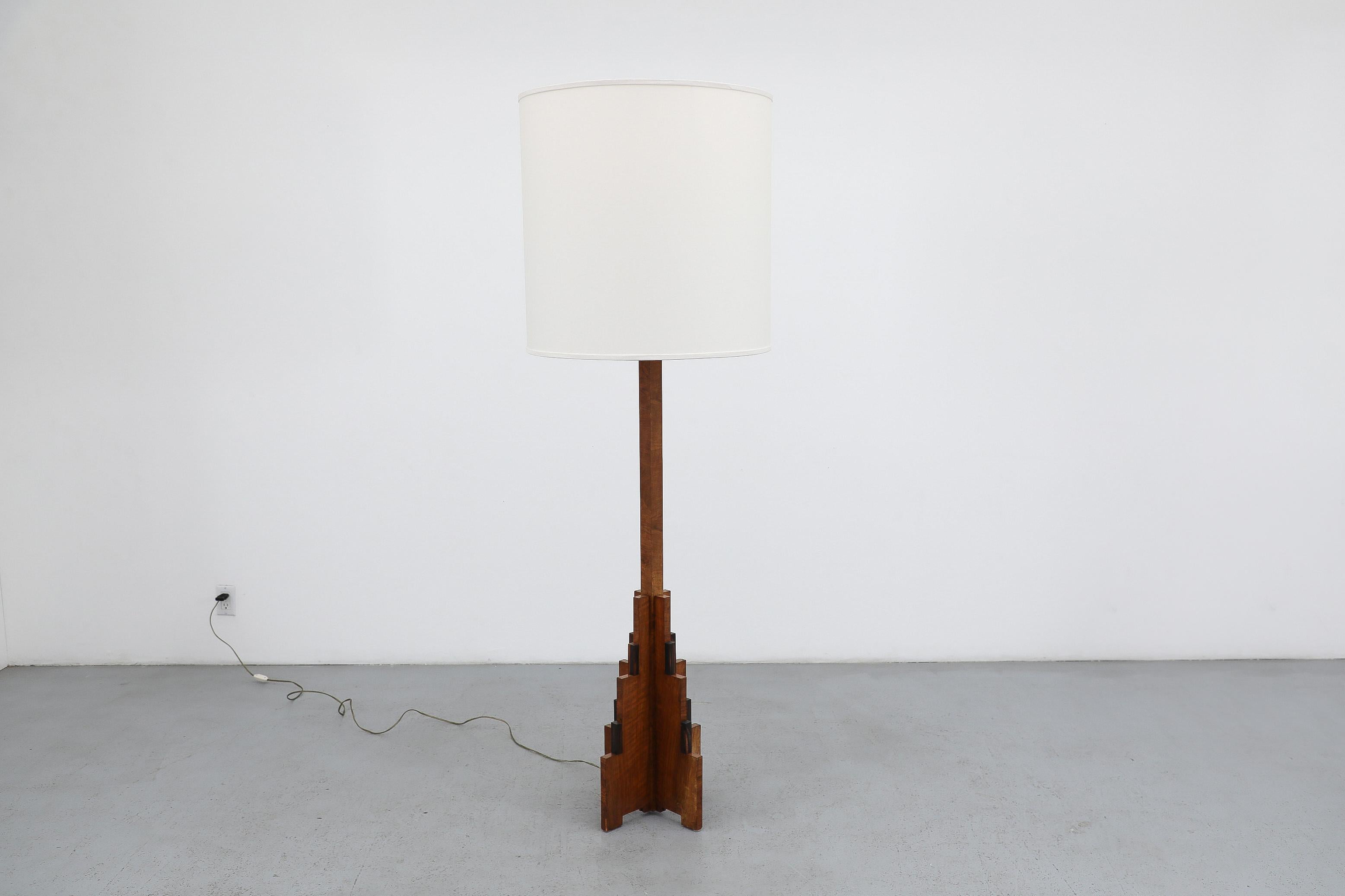 An exceptional example of the Dutch Art Deco movement, this floor lamp epitomizes the 