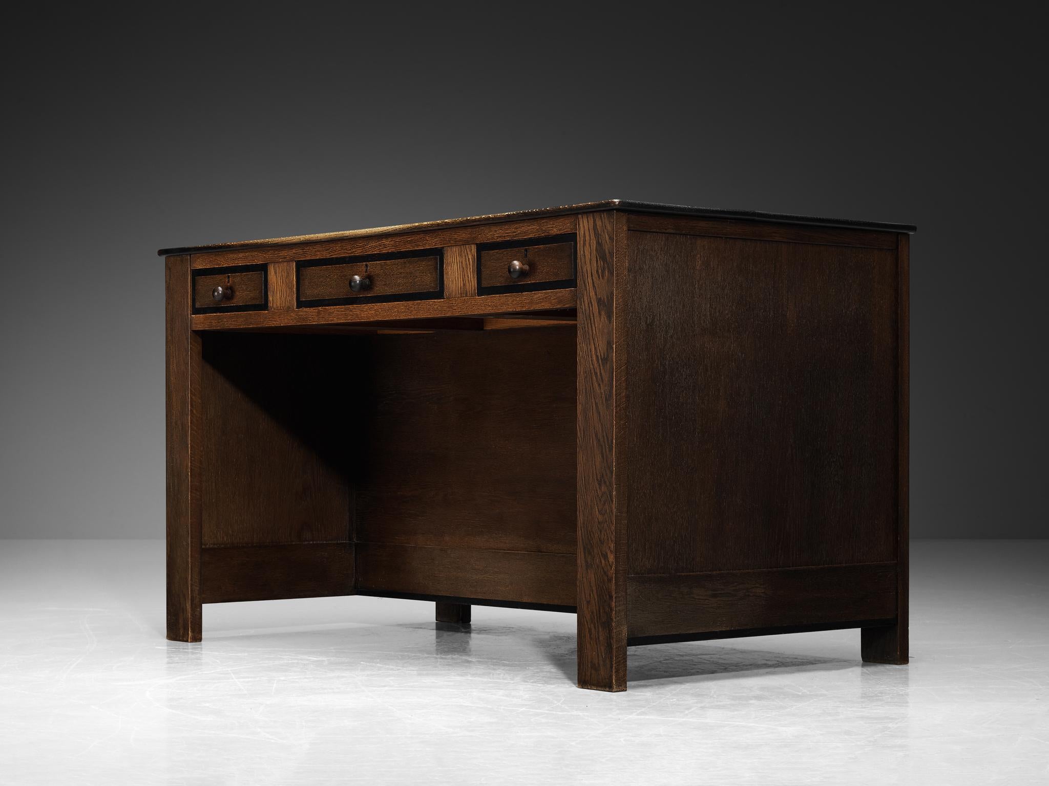 Dutch Art Deco Writing Desk in Oak  For Sale 1