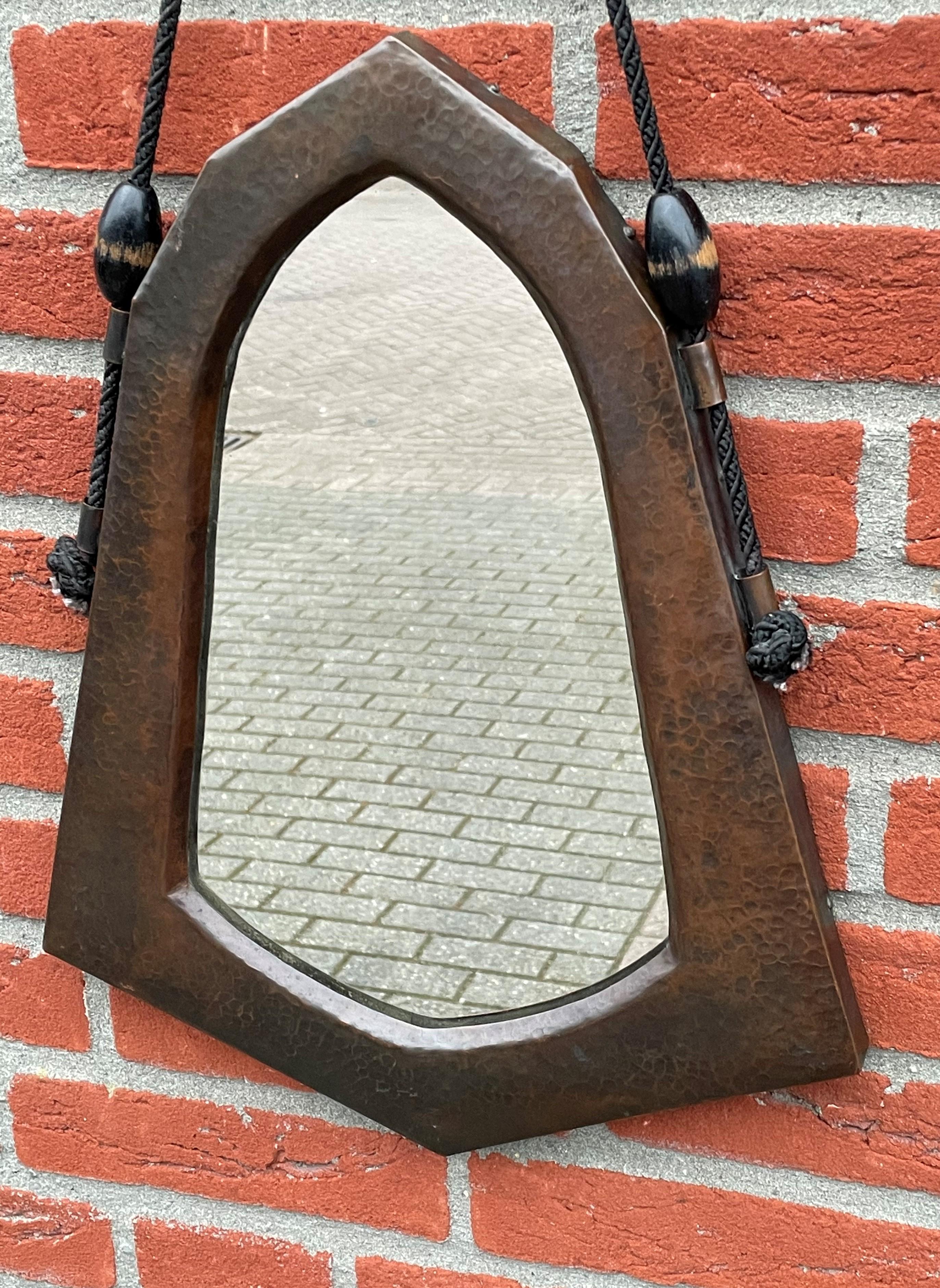 Dutch Arts & Crafts Hand Hammered Copper Wall Mirror of Practical Size, 1910s 6