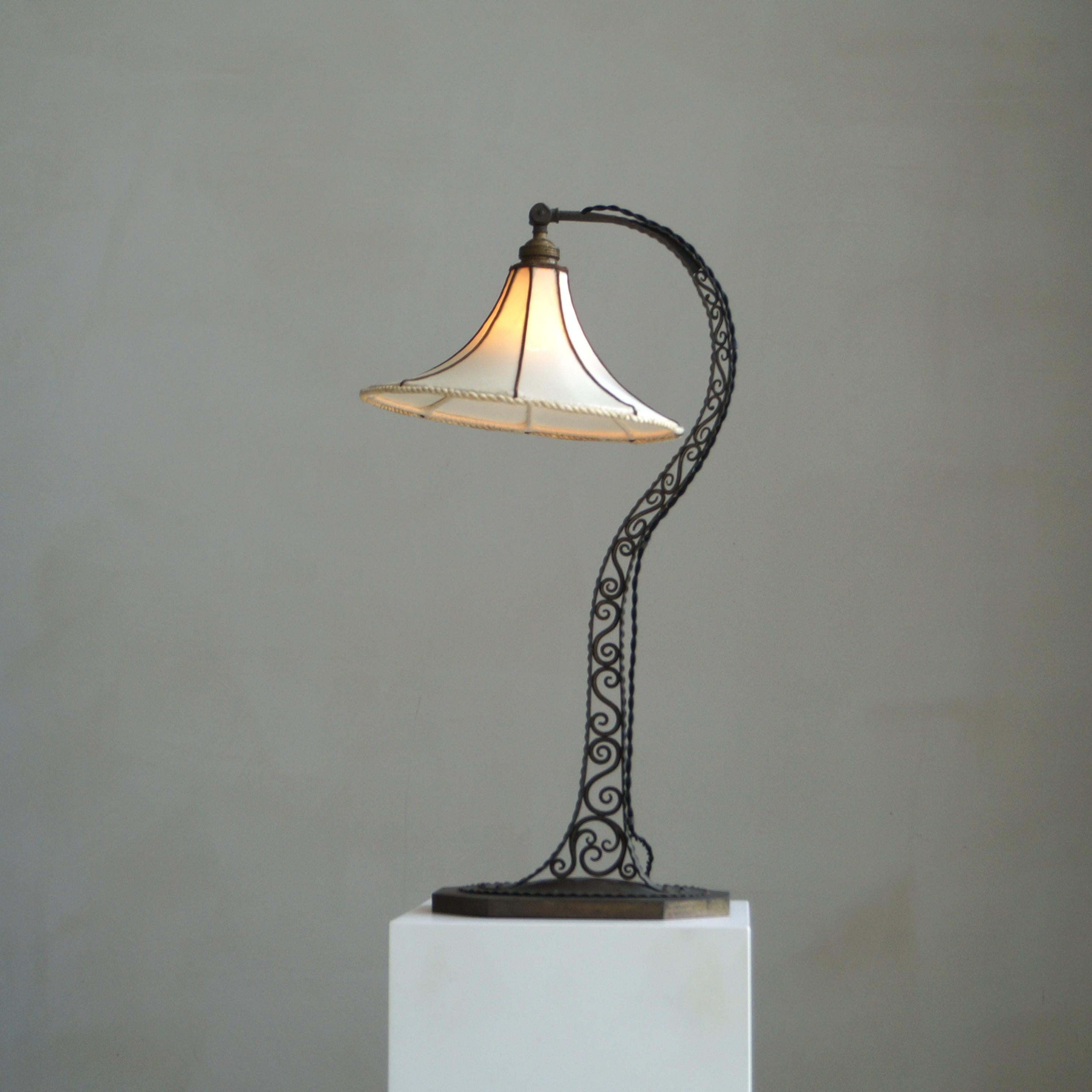 Niederländische Arts & Crafts/Amsterdam School Tischlampe, 1920er Jahre im Angebot 4