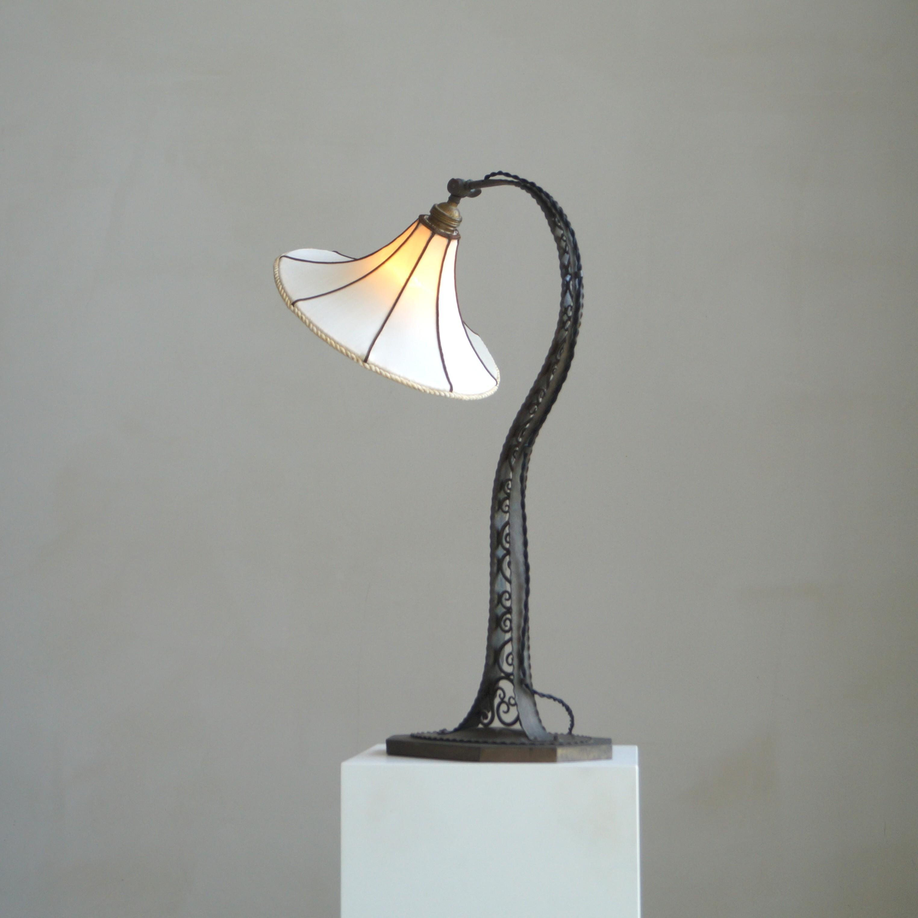 Niederländische Arts & Crafts/Amsterdam School Tischlampe, 1920er Jahre im Angebot 6