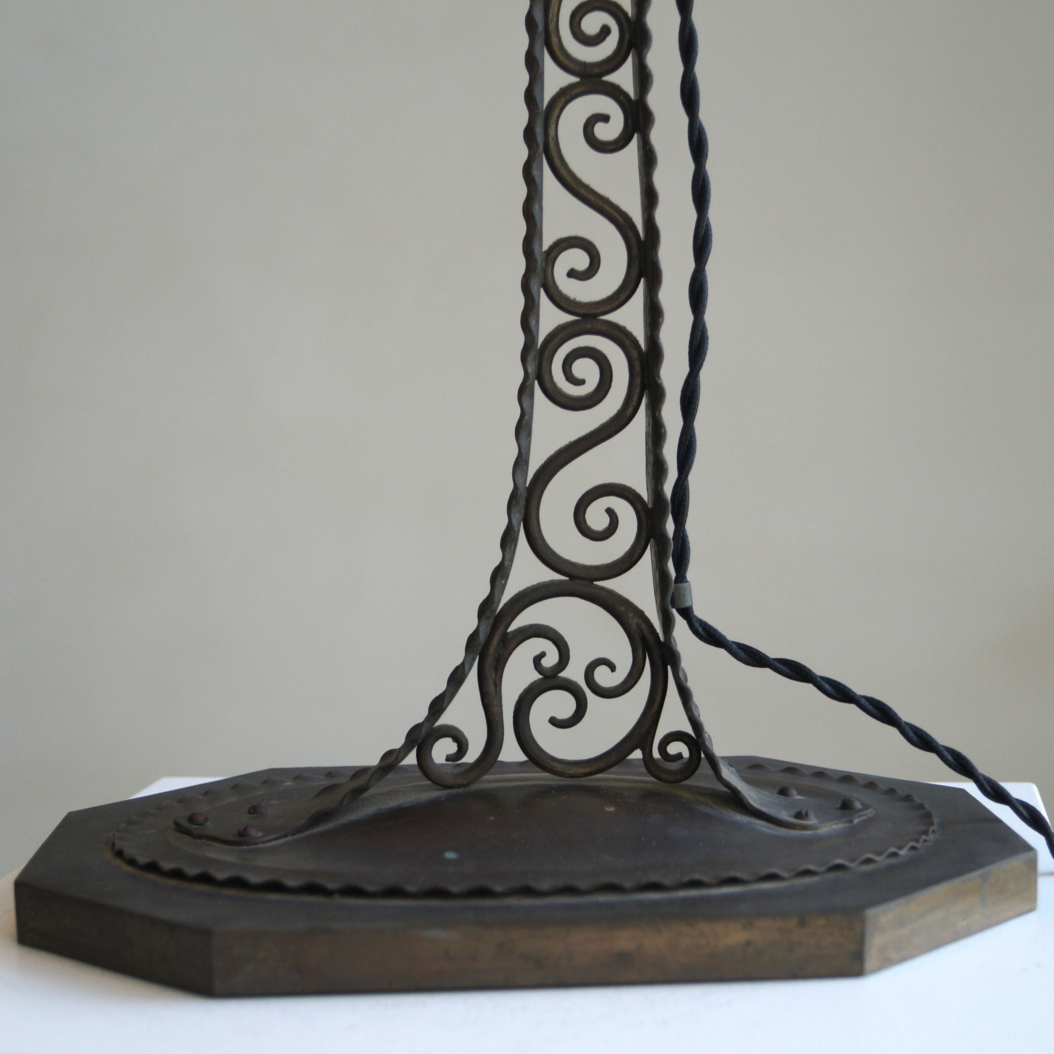 Niederländische Arts & Crafts/Amsterdam School Tischlampe, 1920er Jahre im Angebot 10