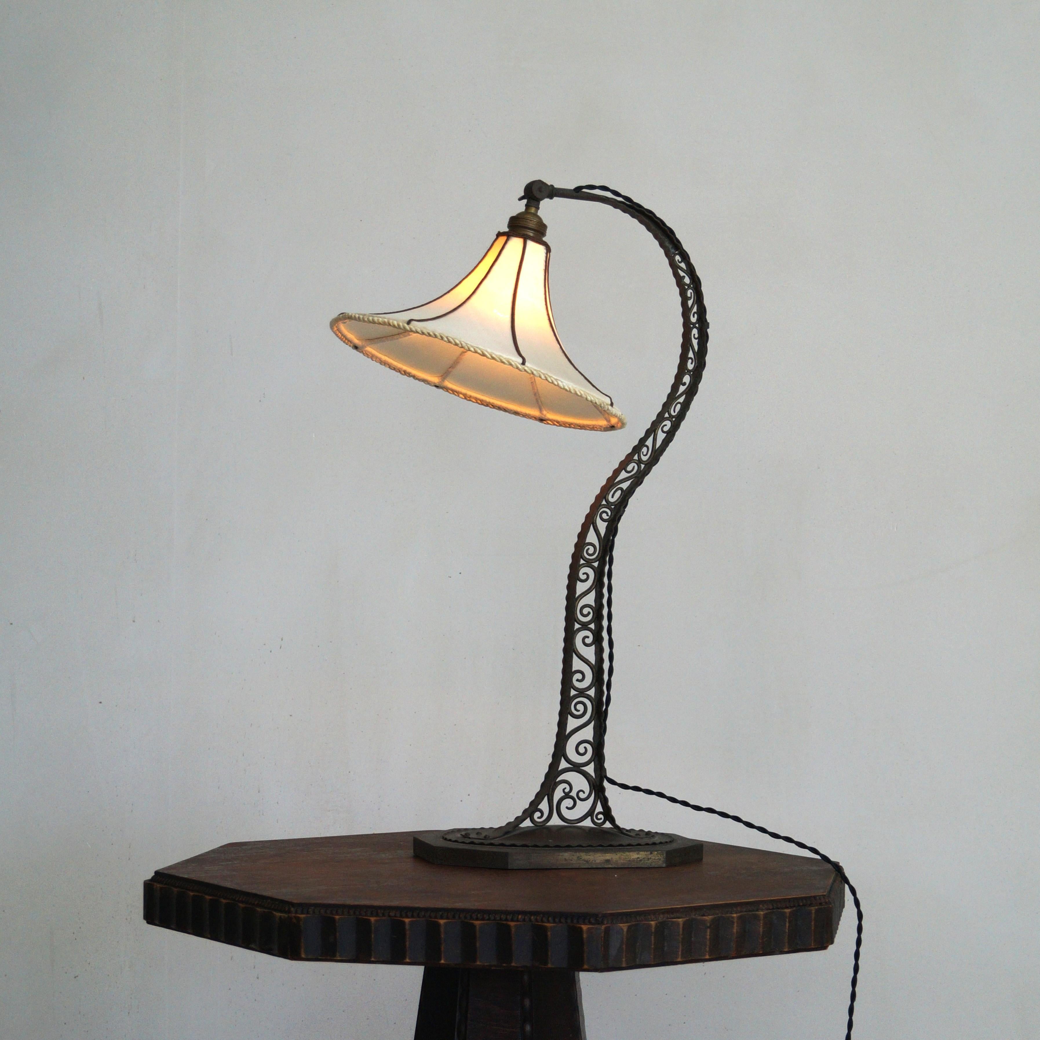 Niederländische Arts & Crafts/Amsterdam School Tischlampe, 1920er Jahre im Angebot 12