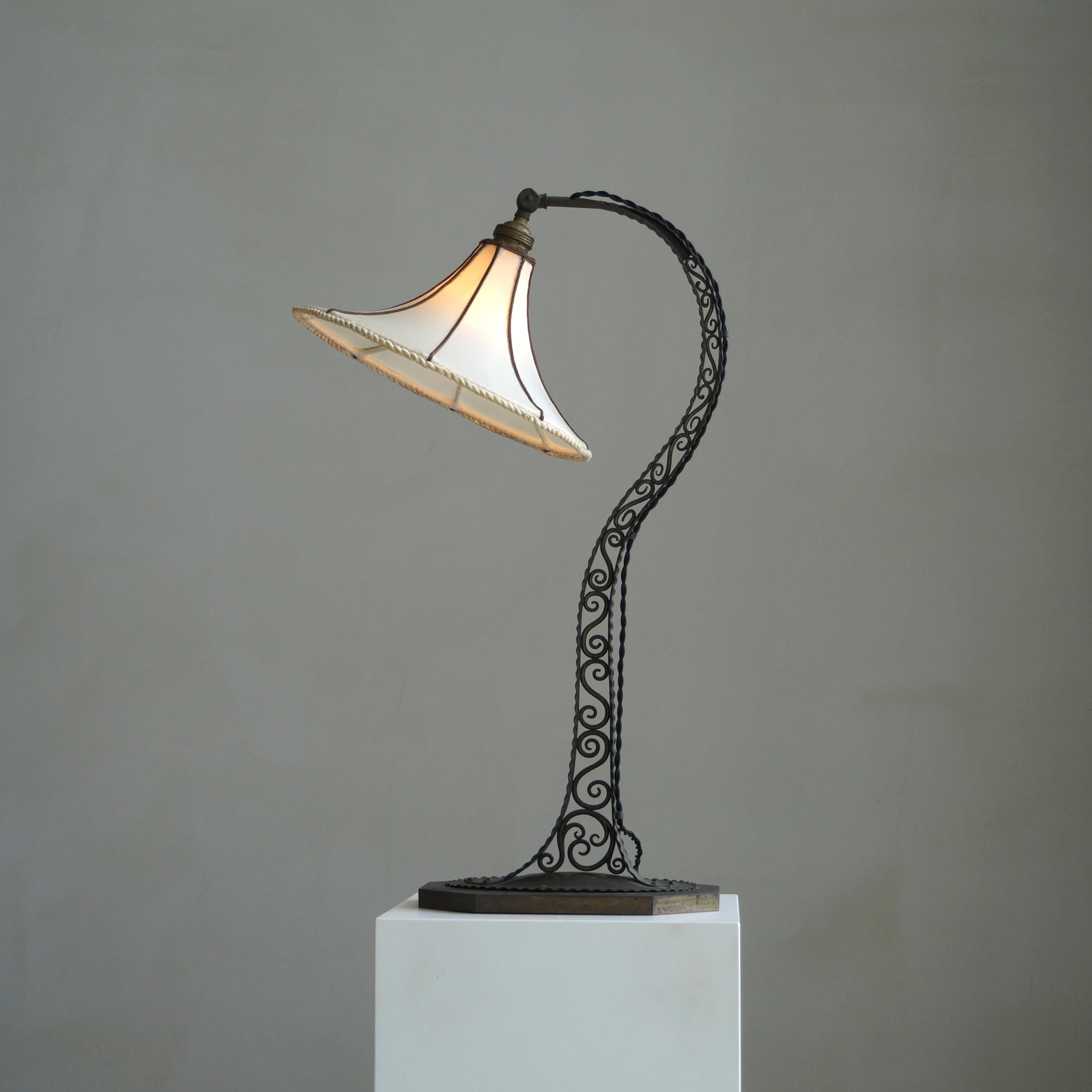 Niederländische Arts & Crafts/Amsterdam School Tischlampe, 1920er Jahre im Angebot 2