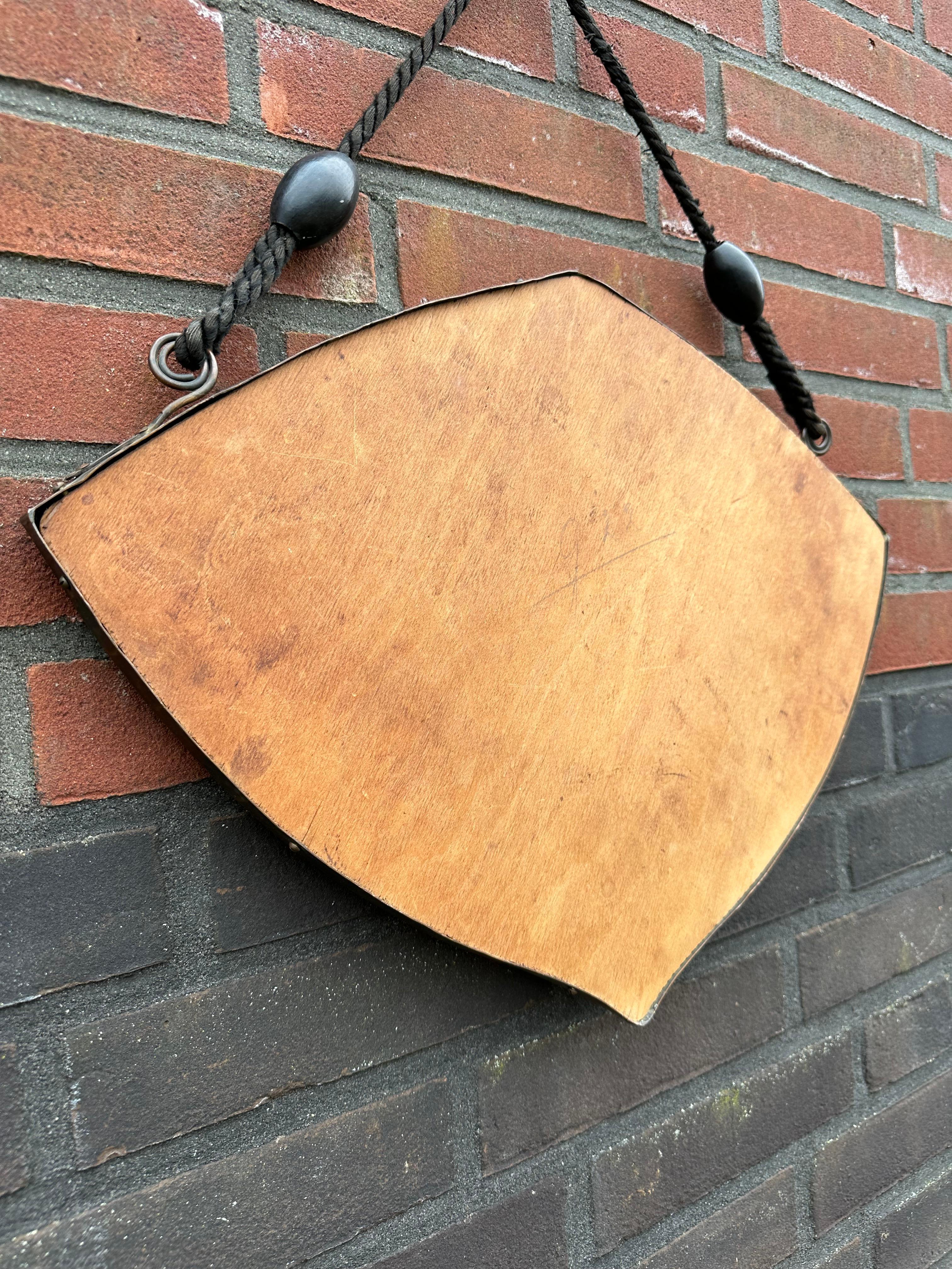 Dutch Arts & Crafts Hand Hammered Copper Wall Mirror of Practical Size, 1910s For Sale 14