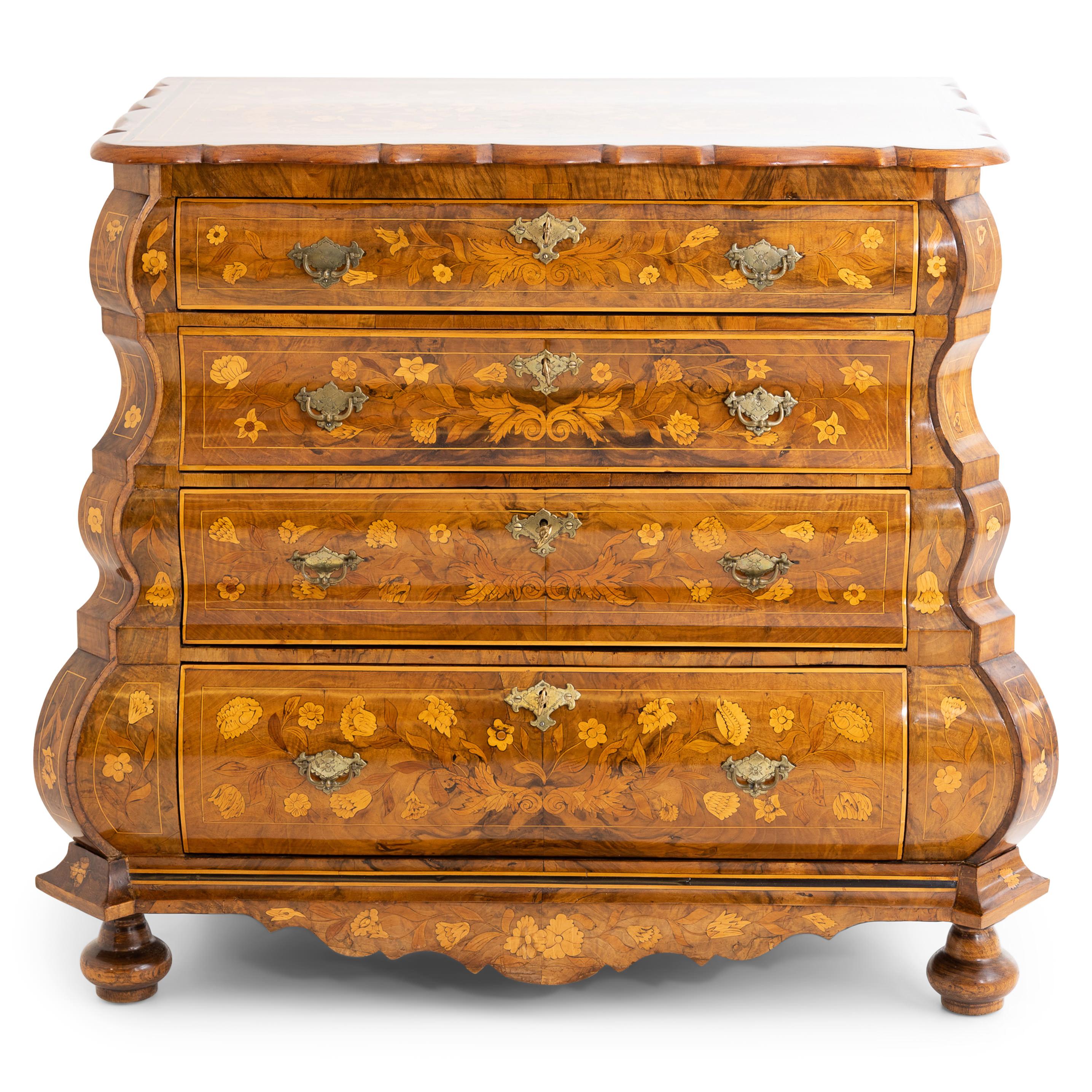 Dutch Baroque Chest of Drawers, 18th Century In Good Condition In Greding, DE