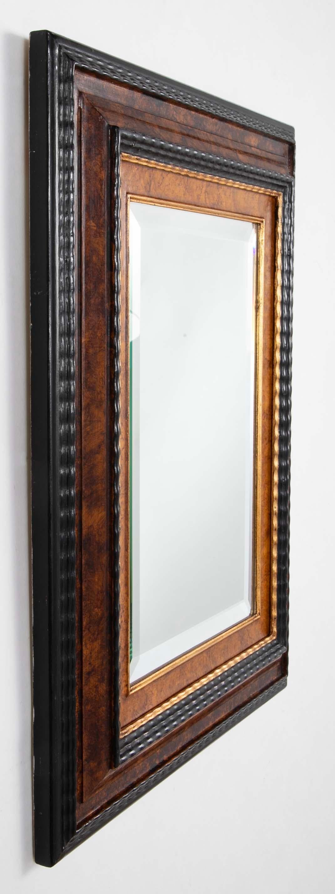 italien Dutch Baroque Style Ebonized Gilt Ripple Mold Framed Mirror with Beveled Glass en vente