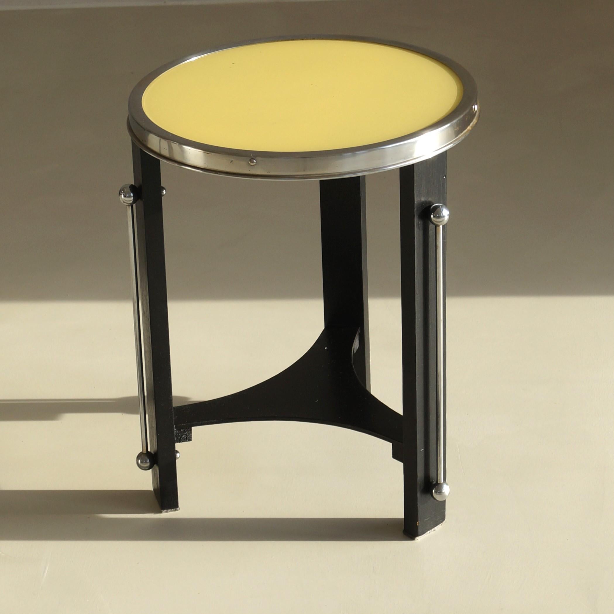 Metal Dutch Bauhaus side table with yellow top, 1930s