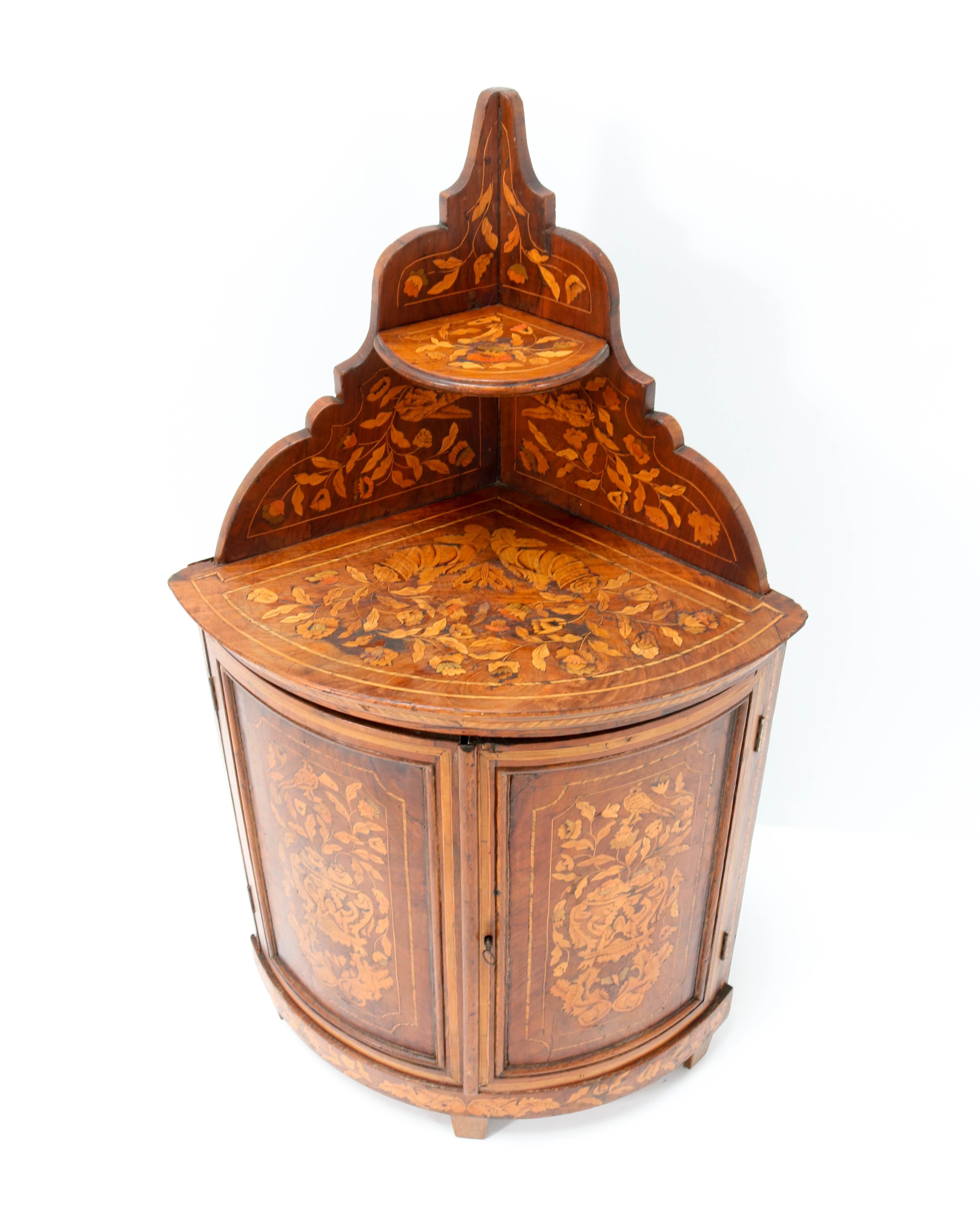 Mid-19th Century Dutch Biedermeier Padouk Corner Cabinet with Marqueterie, 1830s