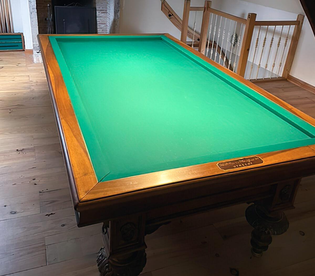 H.D. van der Meijden professionally heated billiard table with accessories. 
Classic, antique cafe billiards. Made from solid hardwood legs and frame. 
The billiard table is a classic and robust 4-legged model.
In very good condition!