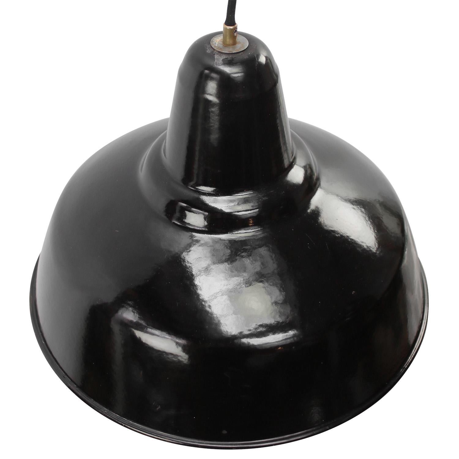 Dutch industrial hanging lamp by Philips
Black enamel white interior

Weight: 1.90 kg / 4.2 lb

Priced per individual item. All lamps have been made suitable by international standards for incandescent light bulbs, energy-efficient and LED bulbs.