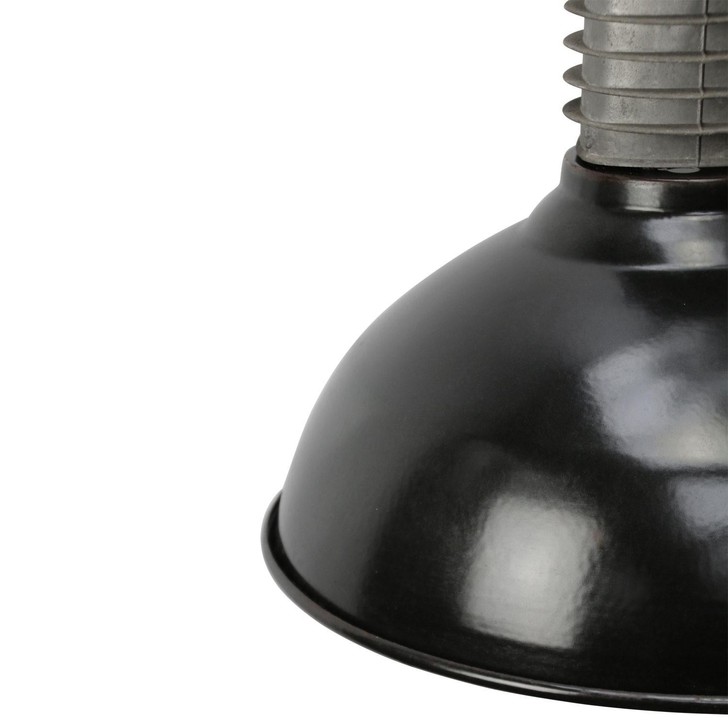 Olandese Lampade a sospensione industriali vintage in smalto nero Dutch di Philips, Olanda in vendita