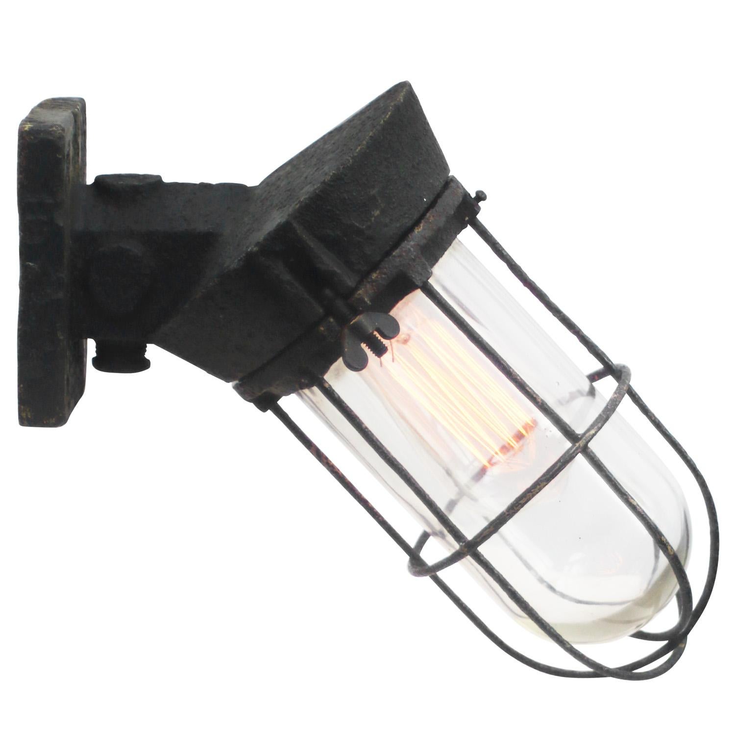 Dutch Industrial wall lamp made by ‘Industria Rotterdam’
Black cast iron with clear glass

Weight: 4.00 kg / 8.8 lb

Priced per individual item. All lamps have been made suitable by international standards for incandescent light bulbs,