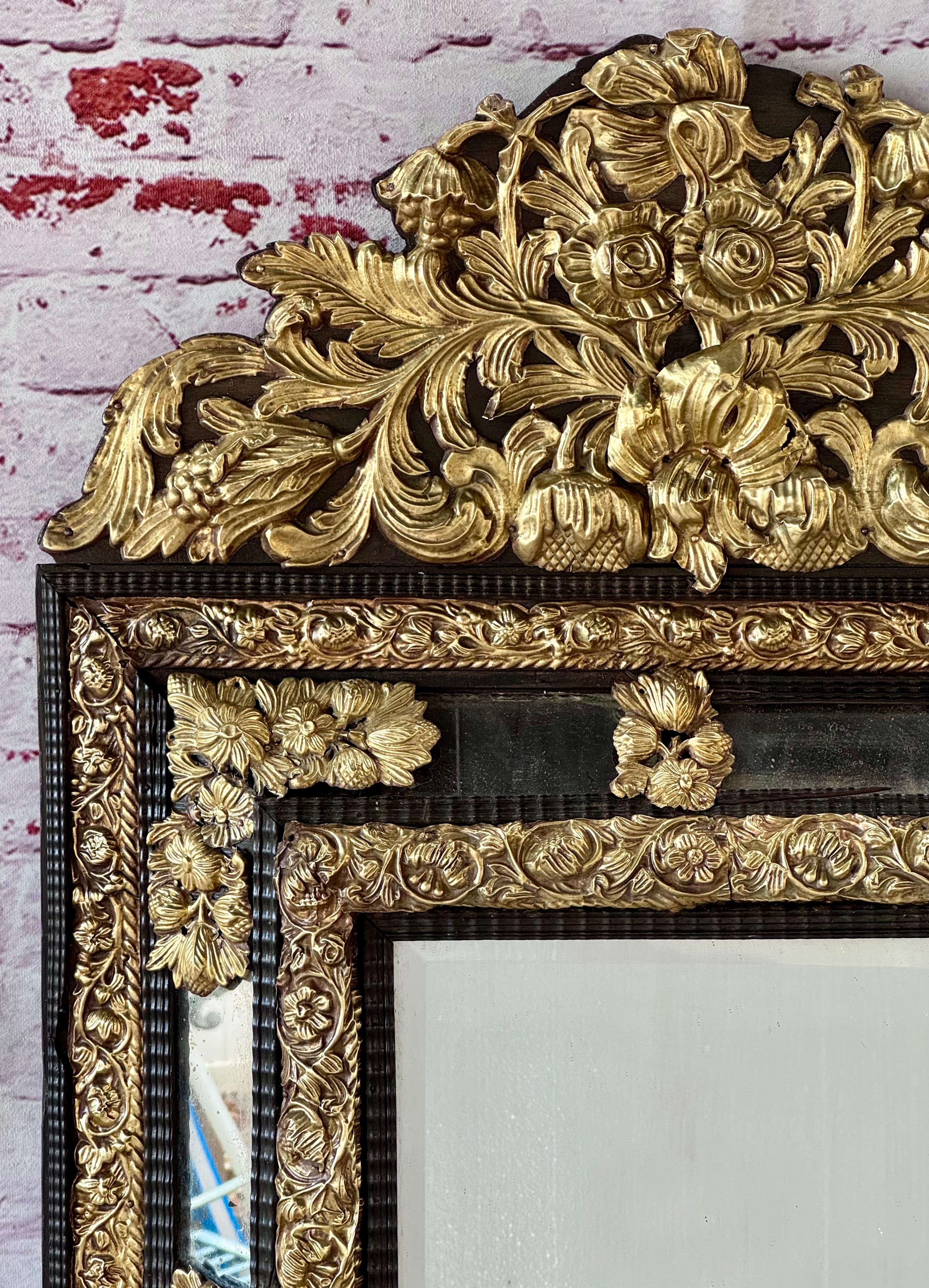 Espejo Holandés de Latón y Madera Ebonizada siglo XIX en venta