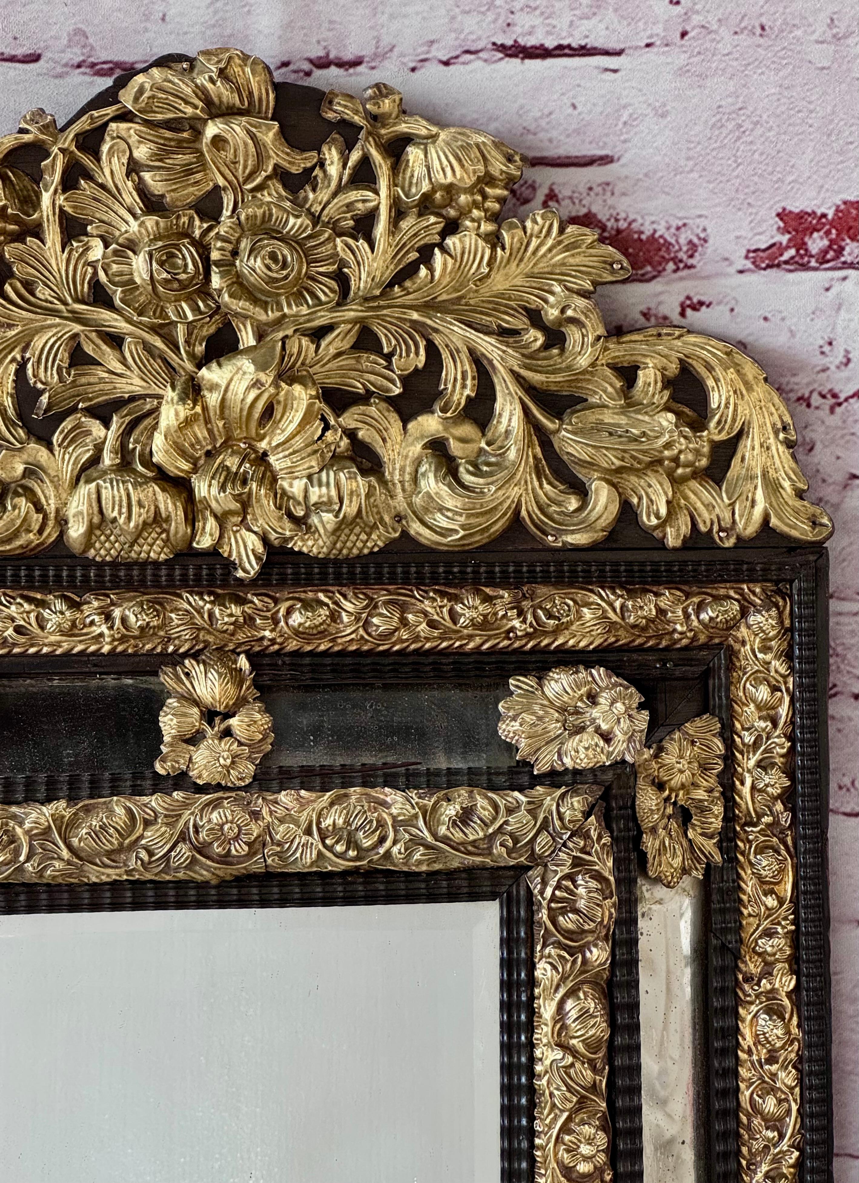 Espejo Holandés de Latón y Madera Ebonizada en venta 1