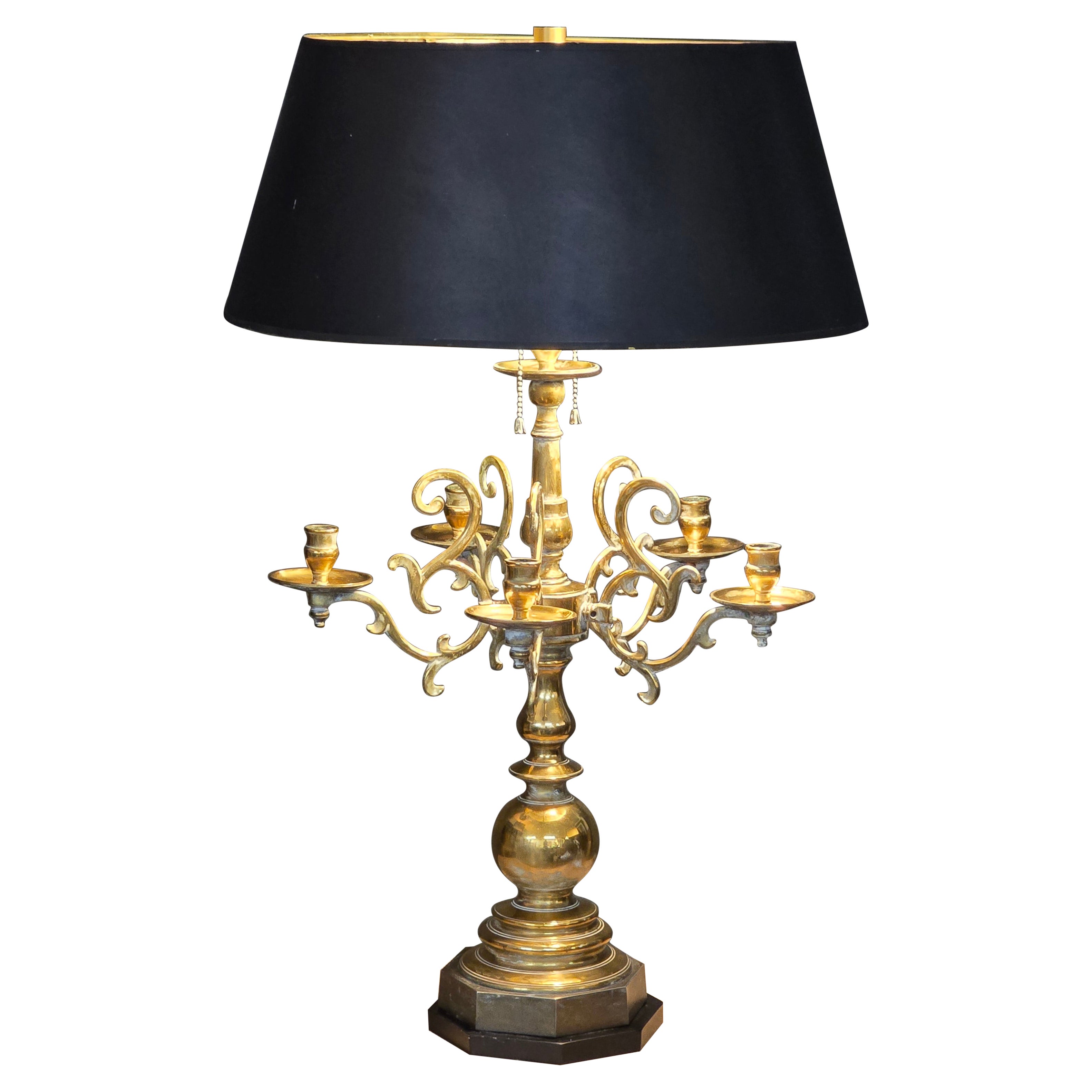 Lámpara candelabro holandesa de latón, mediados del siglo XVIII, montada por Chapman en venta