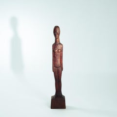 Escultura Brutalista Holandesa de figura femenina en madera tallada, altura 95cm, años 70