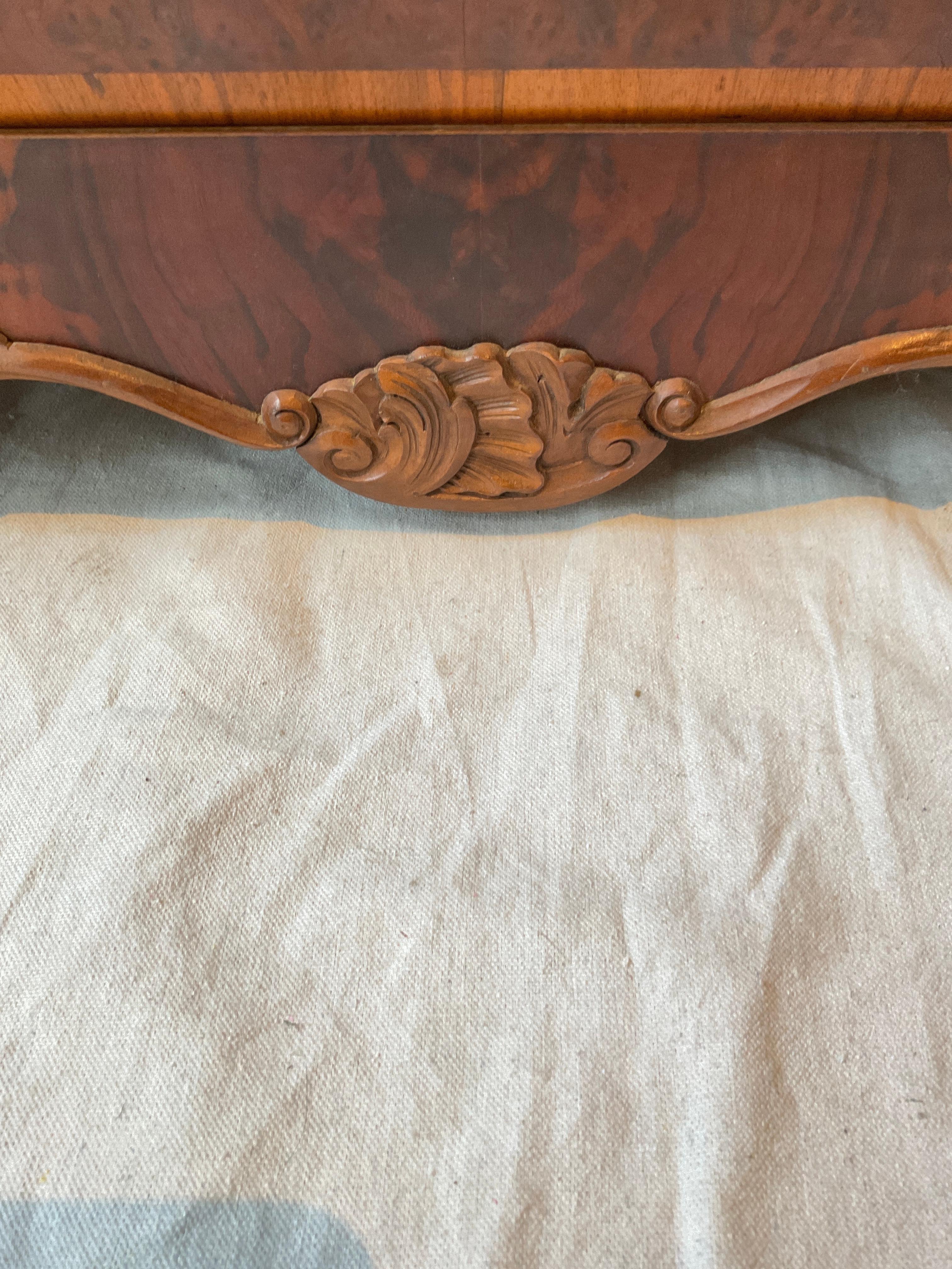 Cassapanca olandese in Wood Burled Bombe in vendita 7