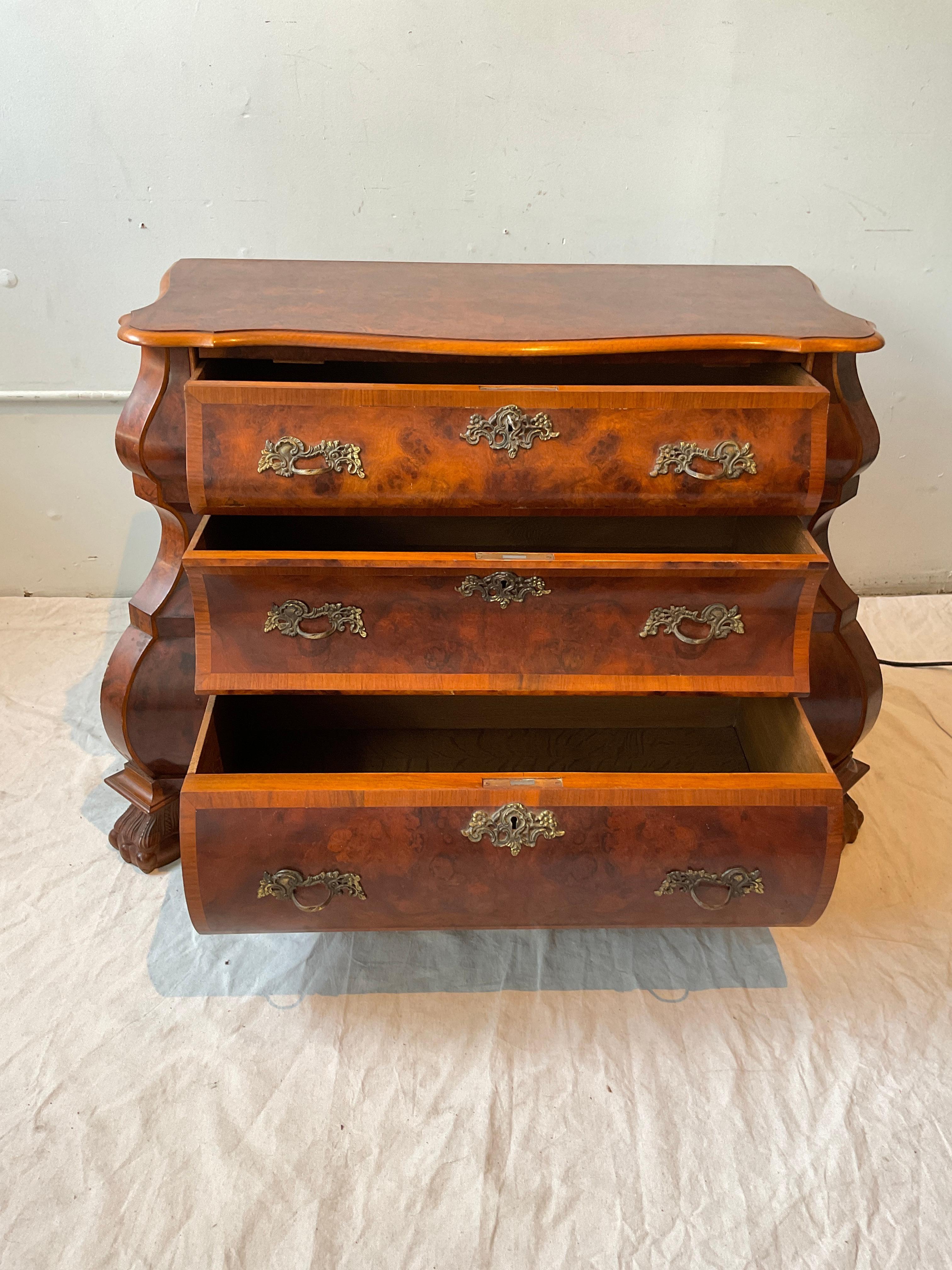 Cassapanca olandese in Wood Burled Bombe in vendita 4