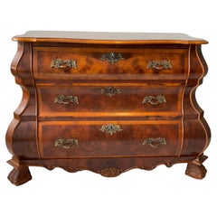 Commodes and Chests of Drawers