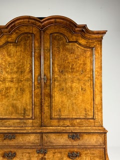 Dutch Burr Wallnut Cabinet 18th century