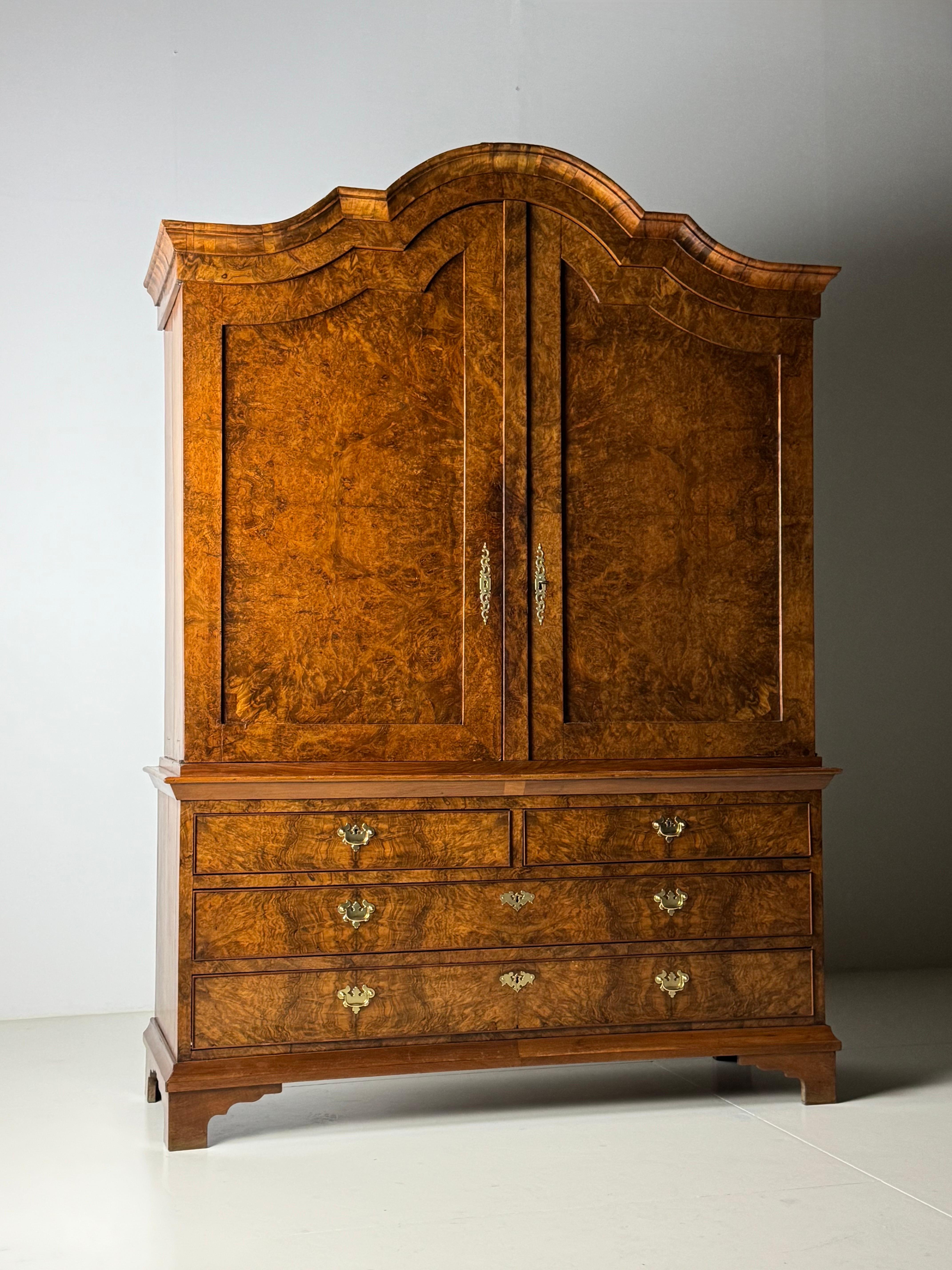 Mobile olandese in radica di noce del 1780 ca. 1780 in vendita 4