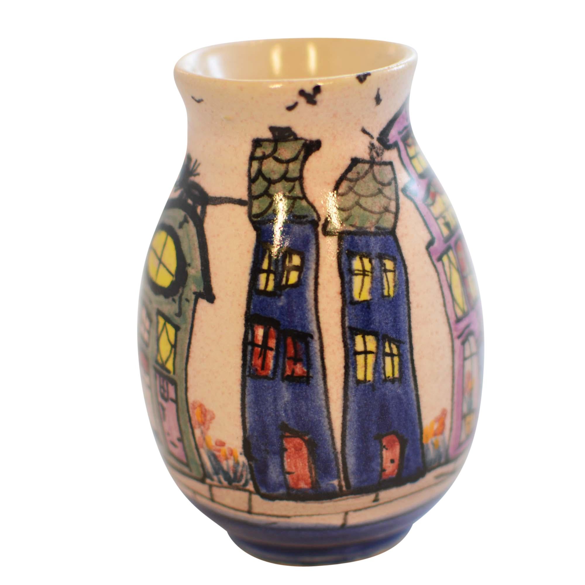 Dutch Canal Front Home Hand Painted Bud Vase Cats on Roofs In New Condition In Pataskala, OH