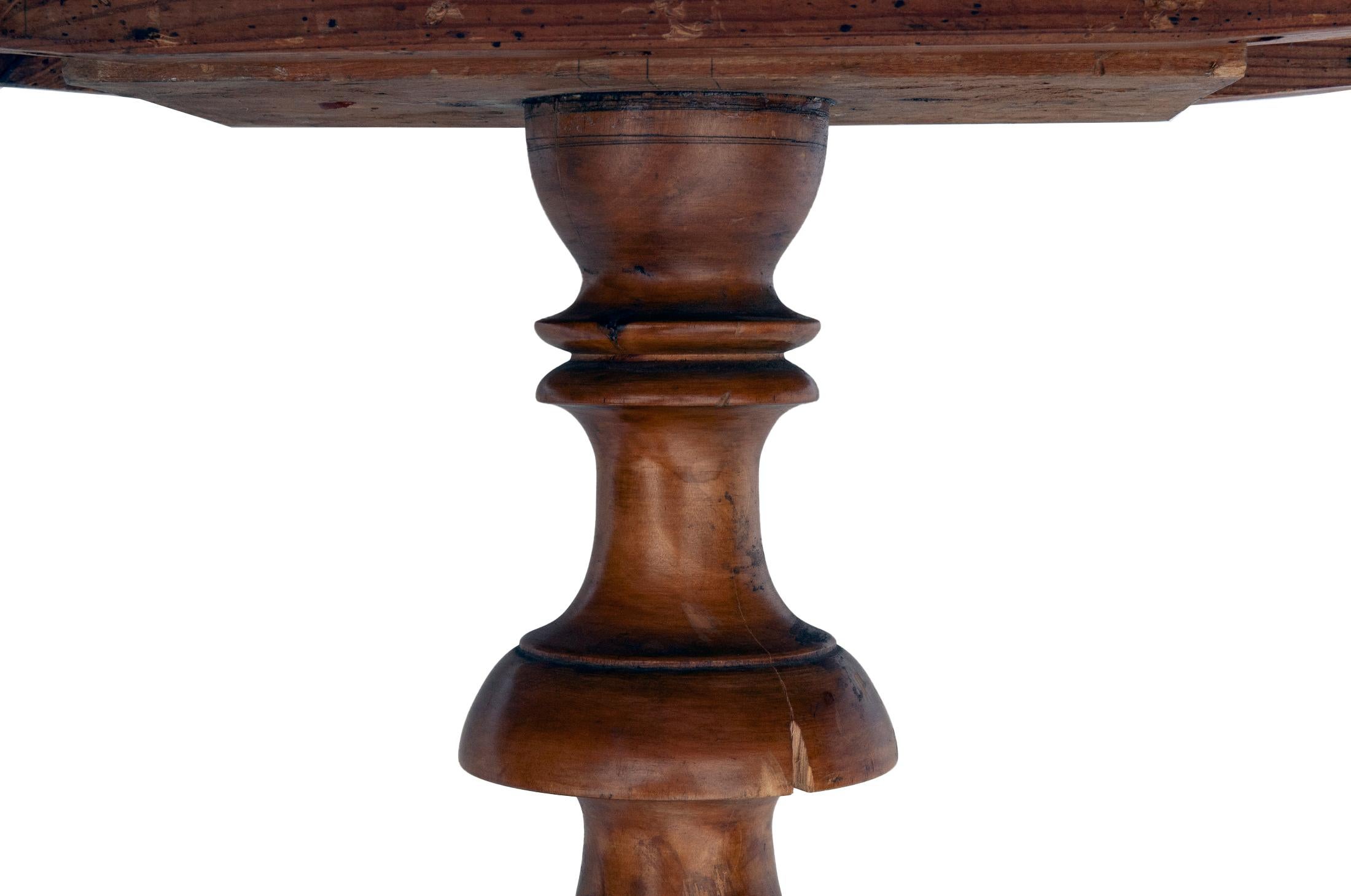 Dutch Center Table /Tripod Legs & Pedestal Round Table In Good Condition In Malibu, CA