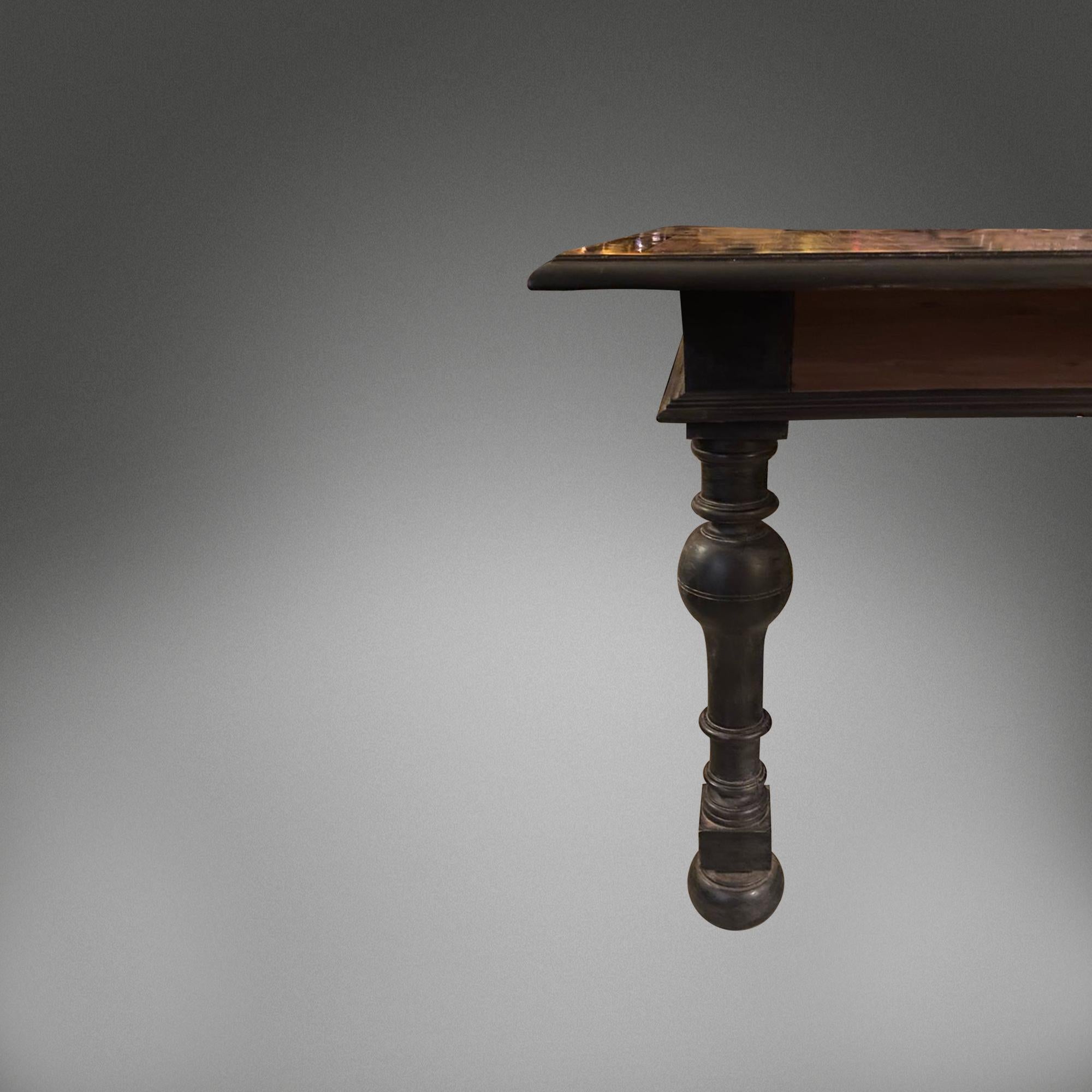 Dutch Ceylonese Dining Table Bon état - En vente à London, GB