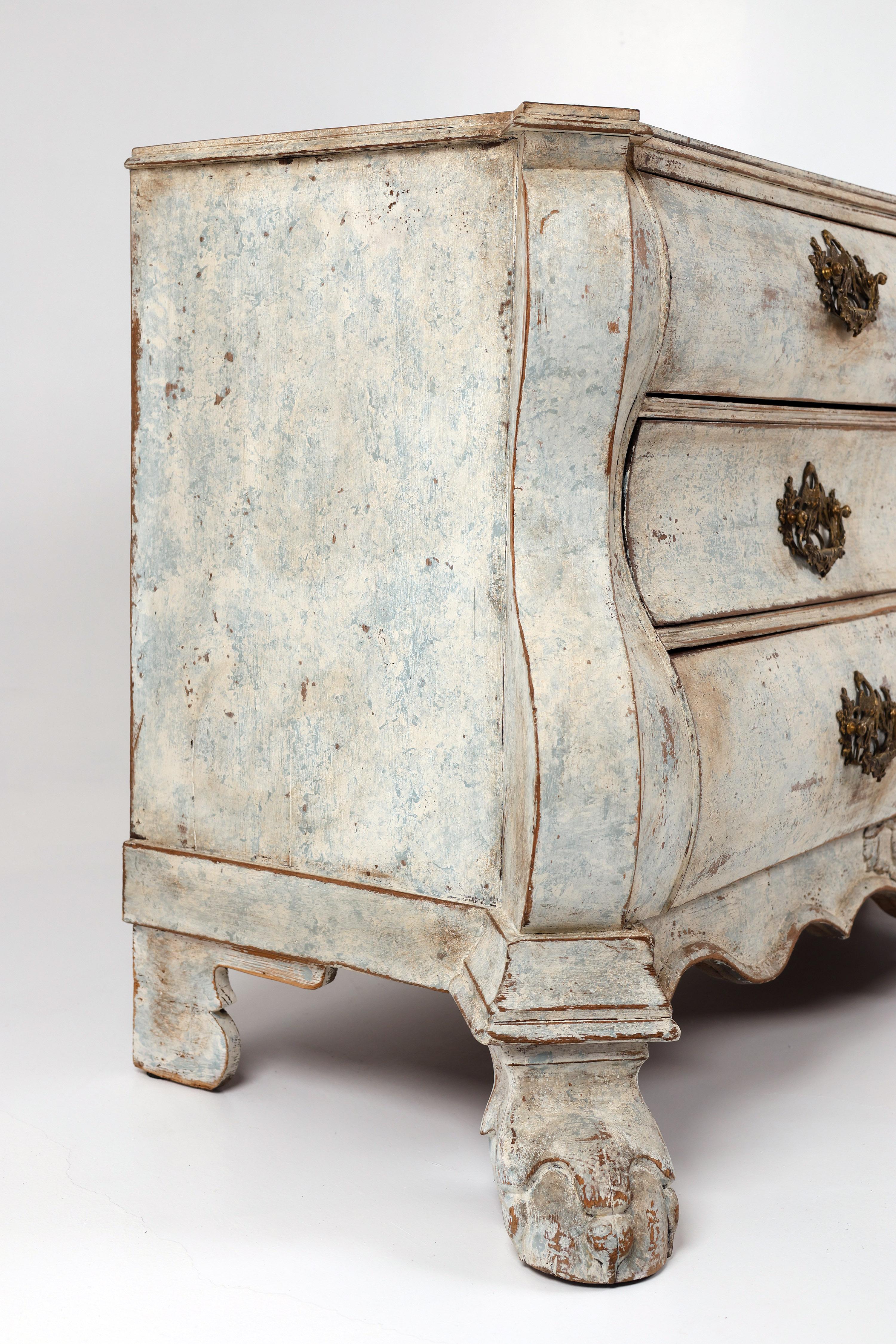 Dutch Chest of Drawers, Hand-Painted in the Gustavian Style, Late 18th Century en vente 5