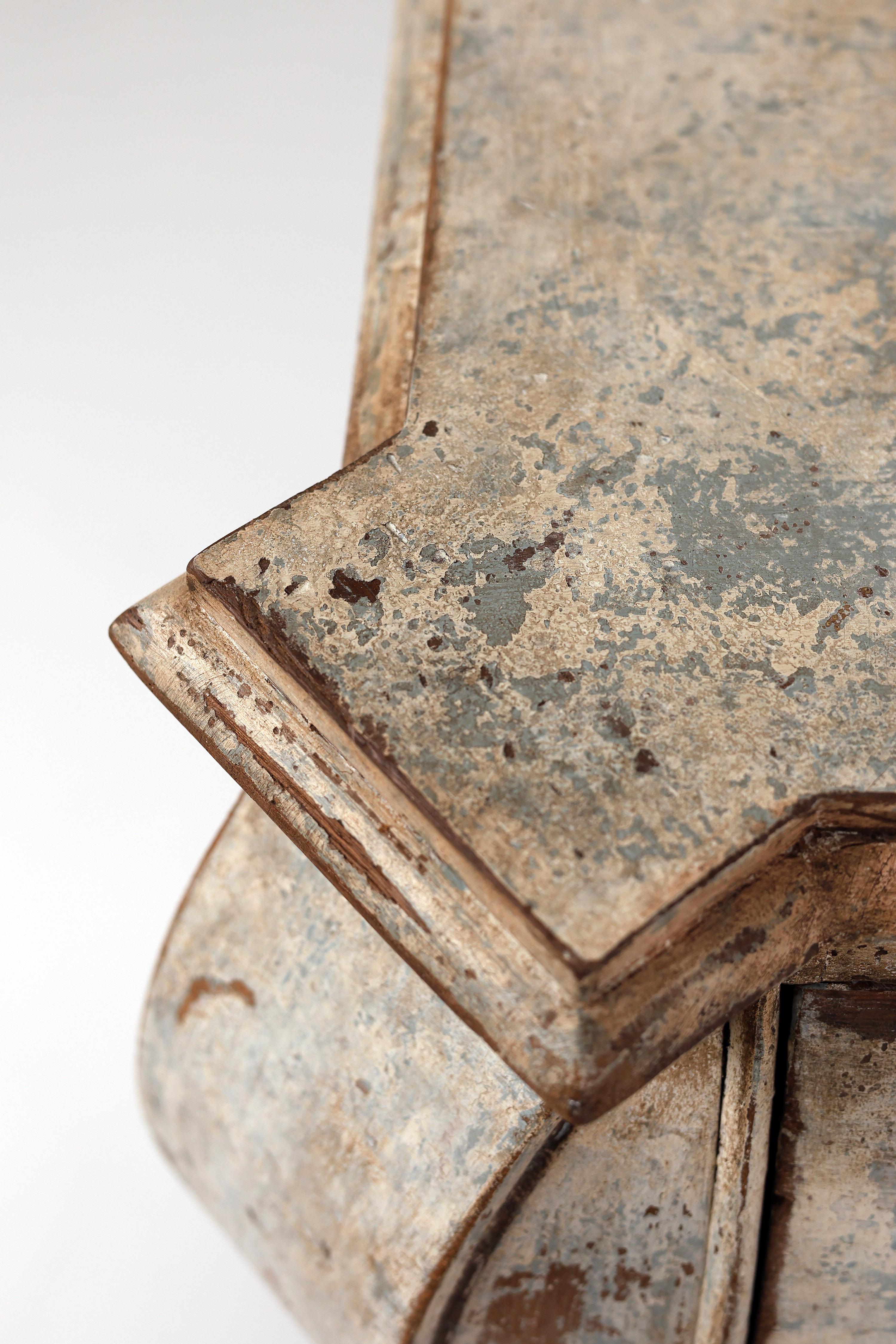 Dutch Chest of Drawers, Hand-Painted in the Gustavian Style, Late 18th Century en vente 6