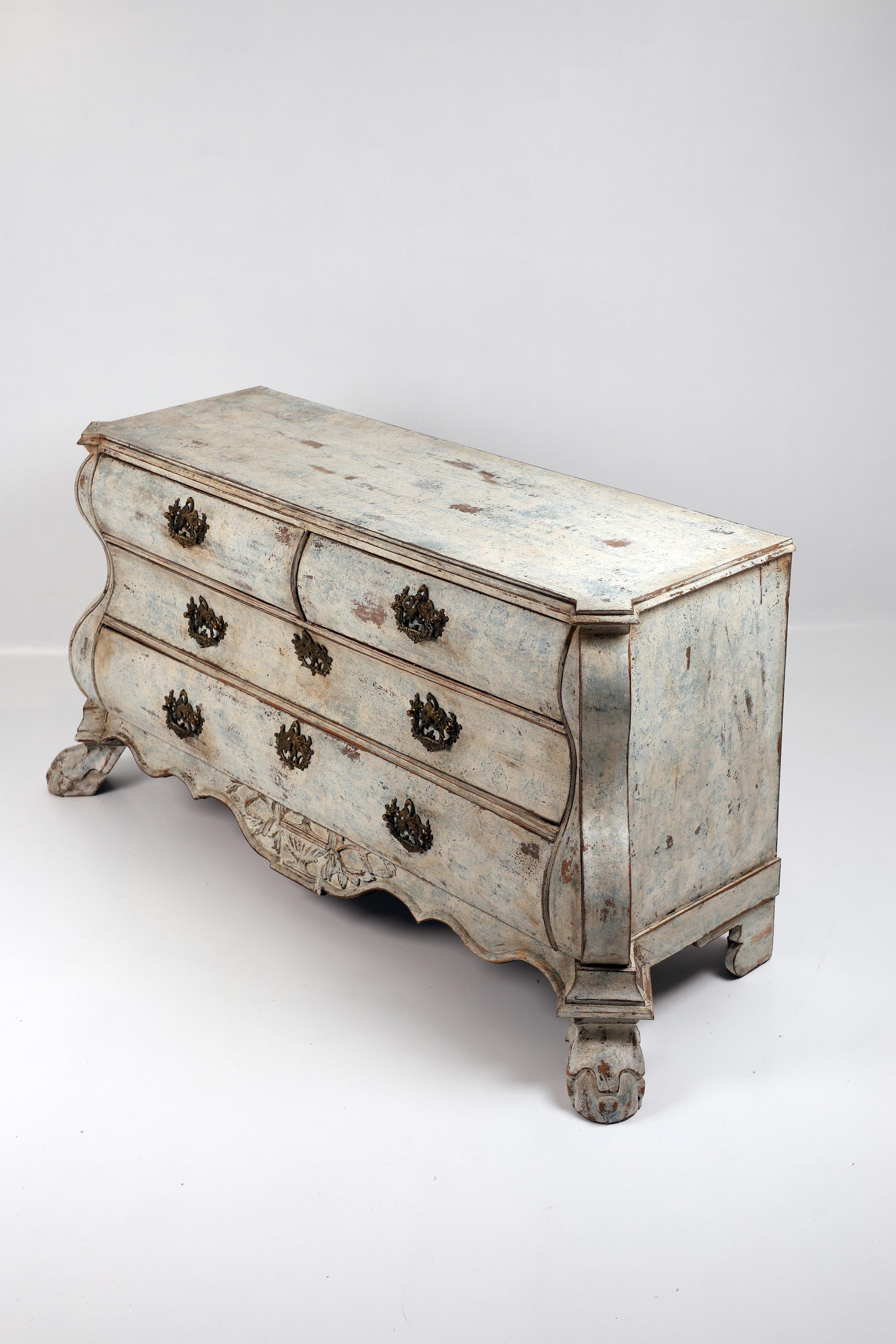 Dutch Chest of Drawers, Hand-Painted in the Gustavian Style, Late 18th Century en vente 11