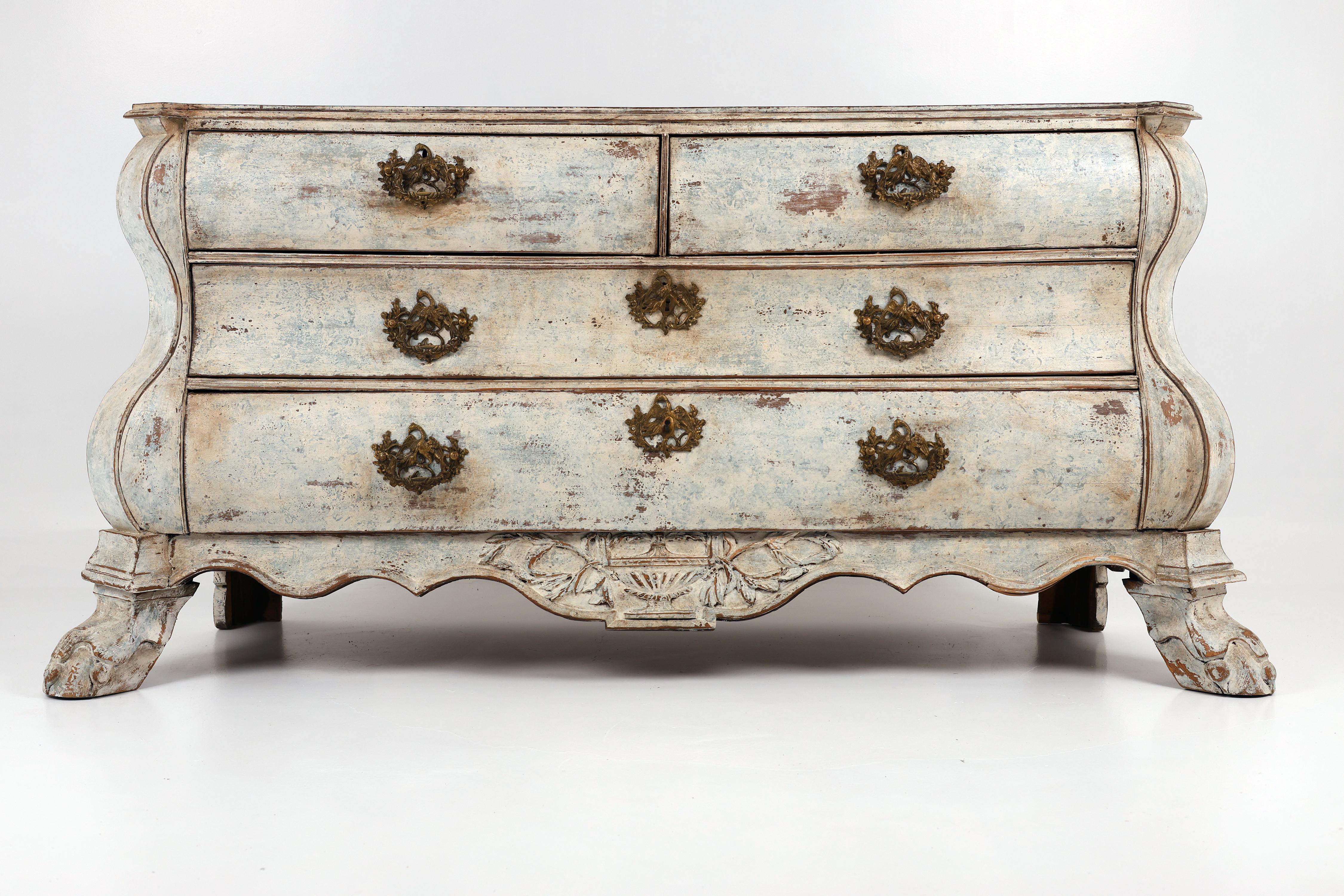 Gustavien Dutch Chest of Drawers, Hand-Painted in the Gustavian Style, Late 18th Century en vente