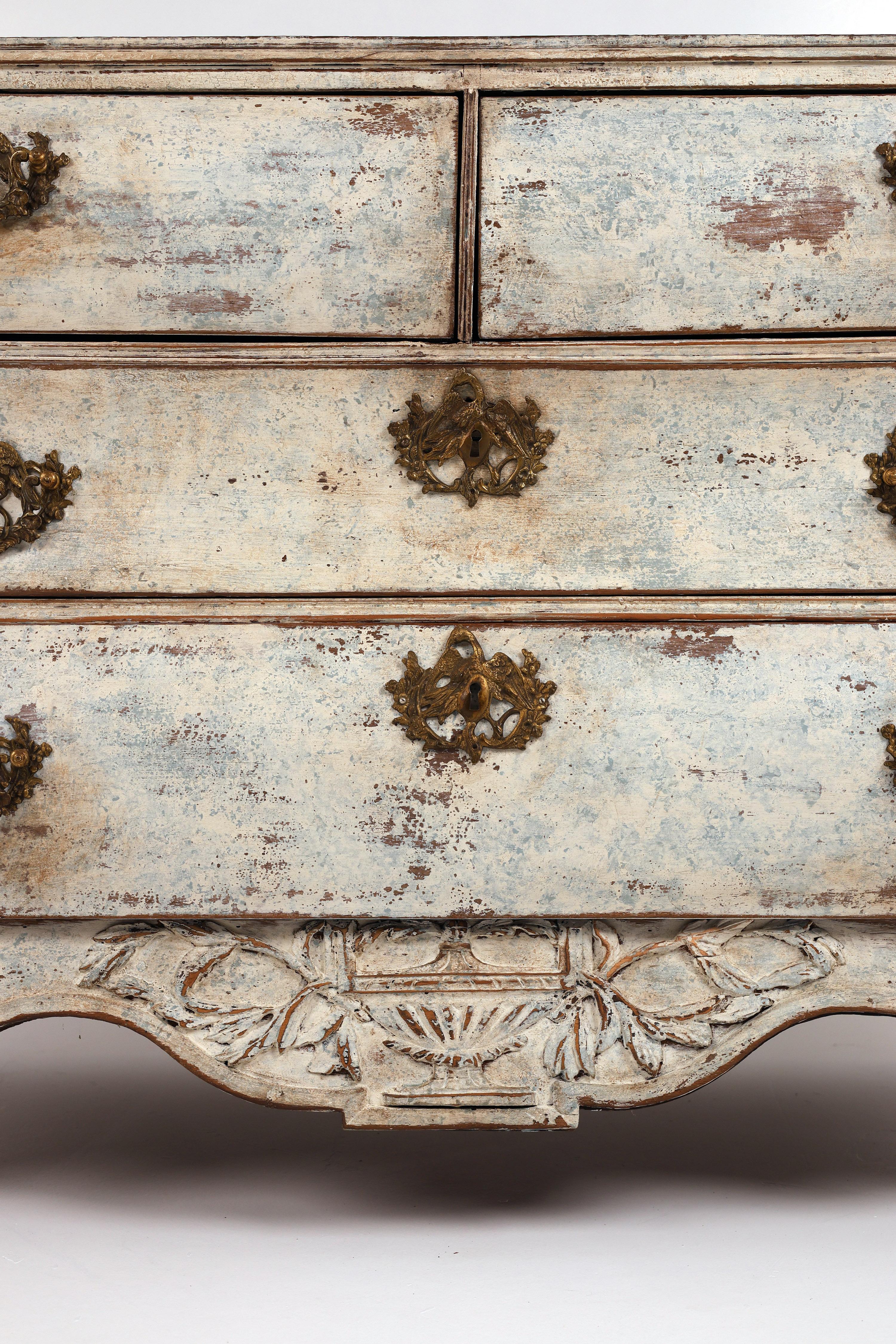 Dutch Chest of Drawers, Hand-Painted in the Gustavian Style, Late 18th Century Bon état - En vente à Stahnsdorf, DE