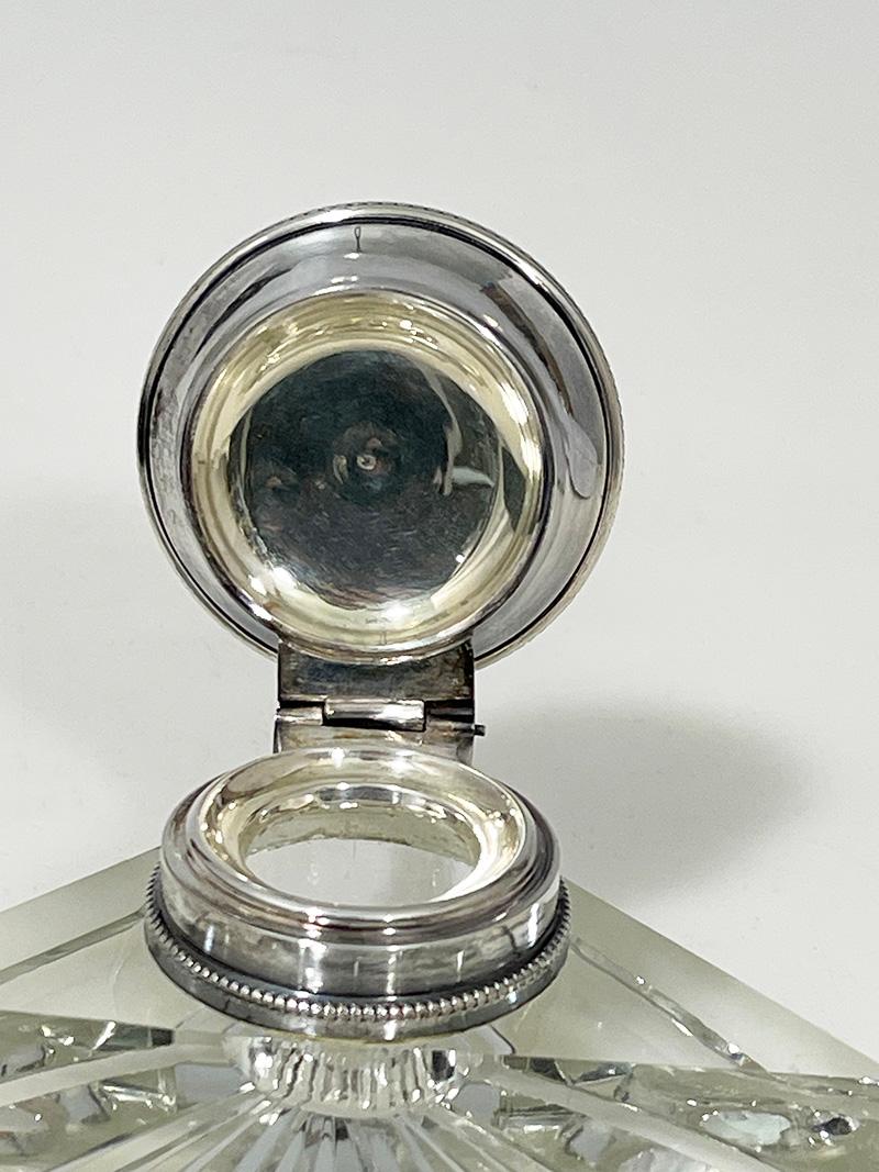 XIX secolo Calamaio olandese in cristallo trasparente e argento, circa 1850 in vendita