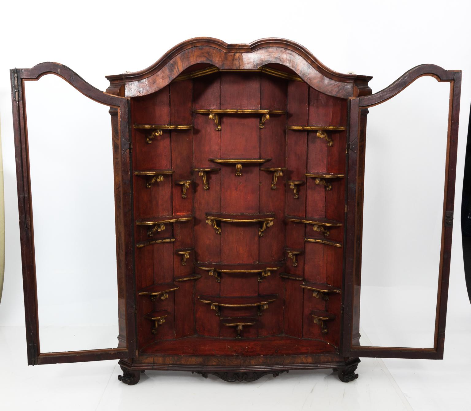 Dutch Collector's Cabinet, circa 1750s In Good Condition For Sale In Stamford, CT