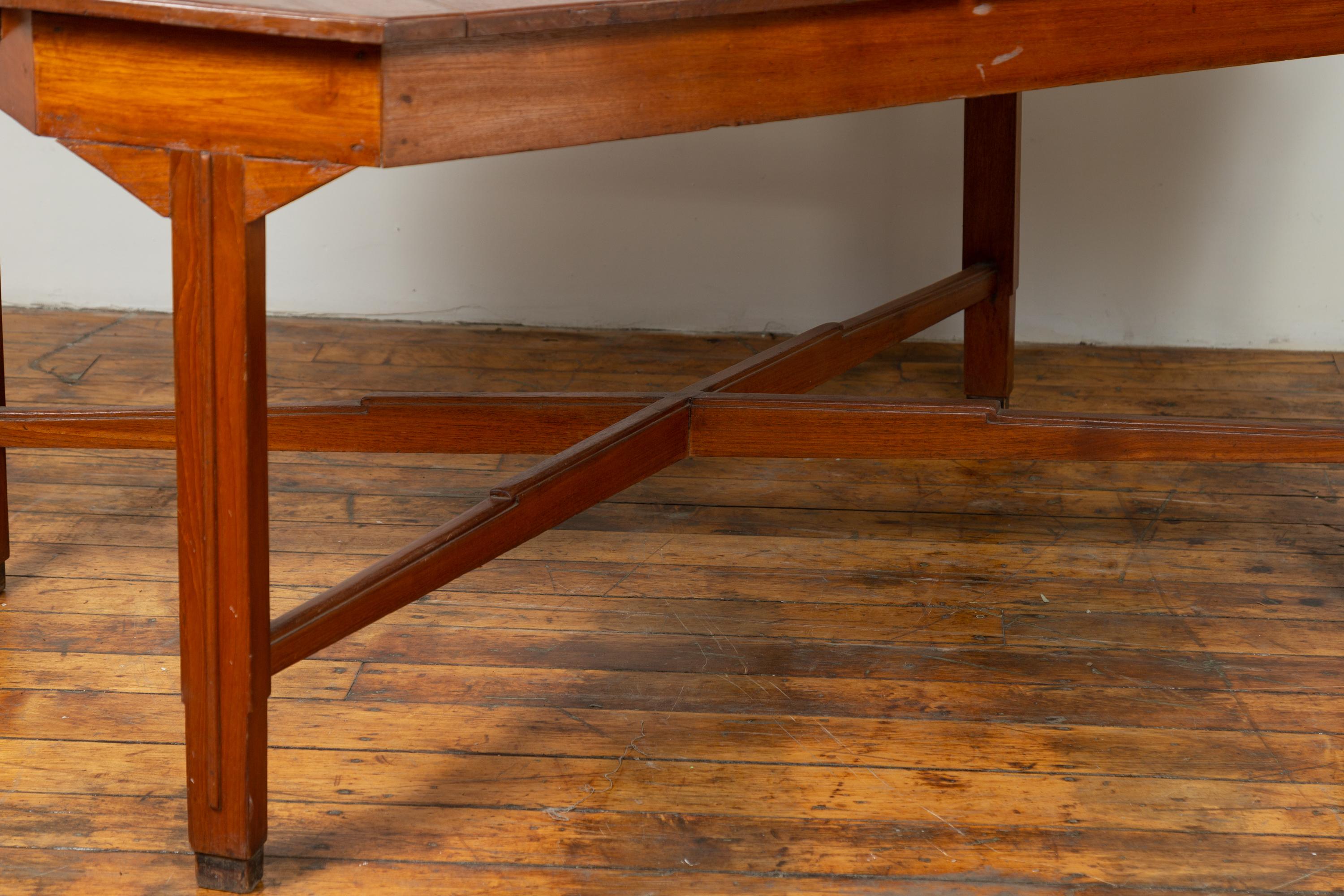 Dutch Colonial Antique Extension Dining Table with Folding Central Leaf In Good Condition In Yonkers, NY